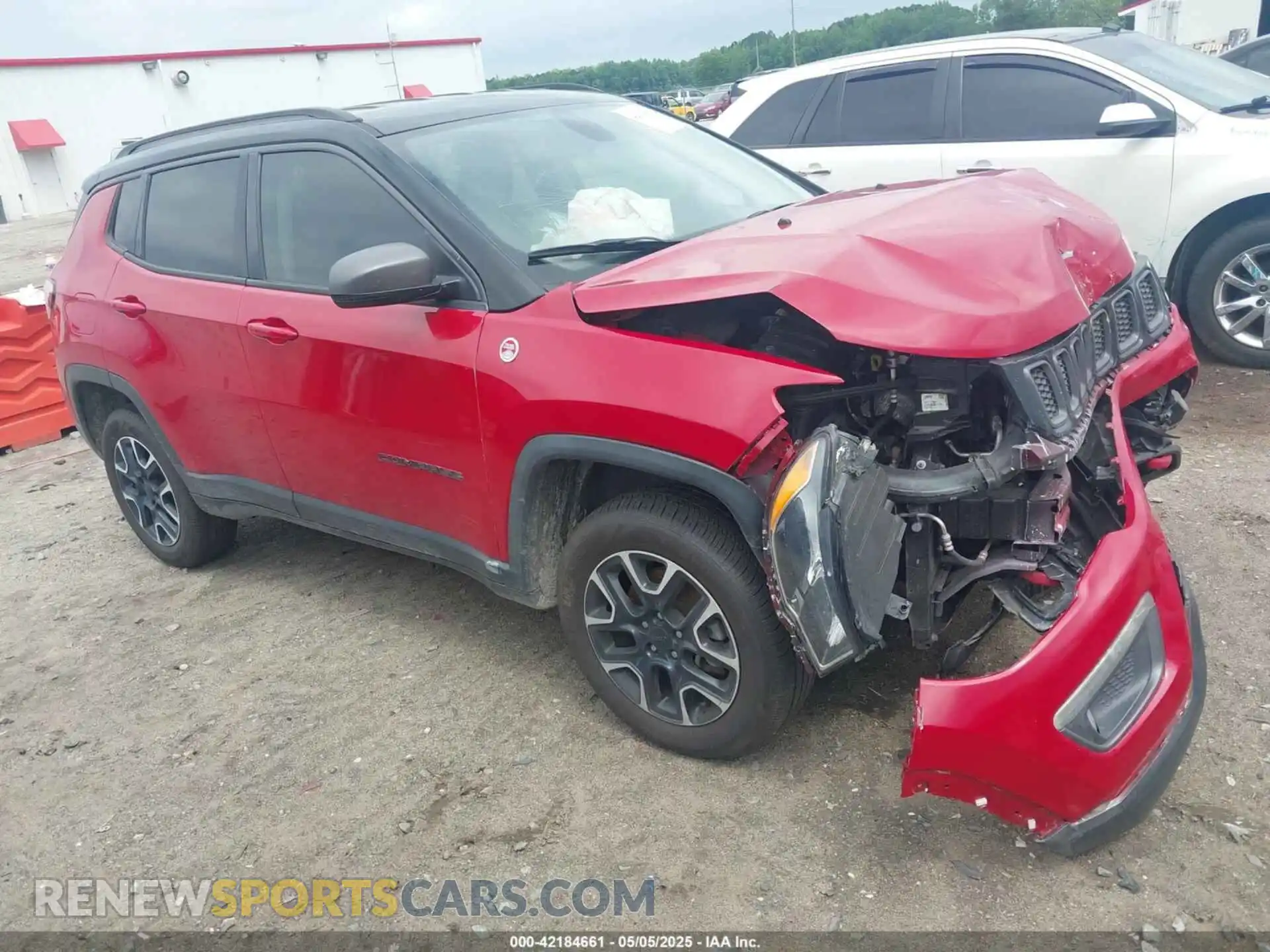 1 Photograph of a damaged car 3C4NJDDB5LT166656 JEEP COMPASS 2020