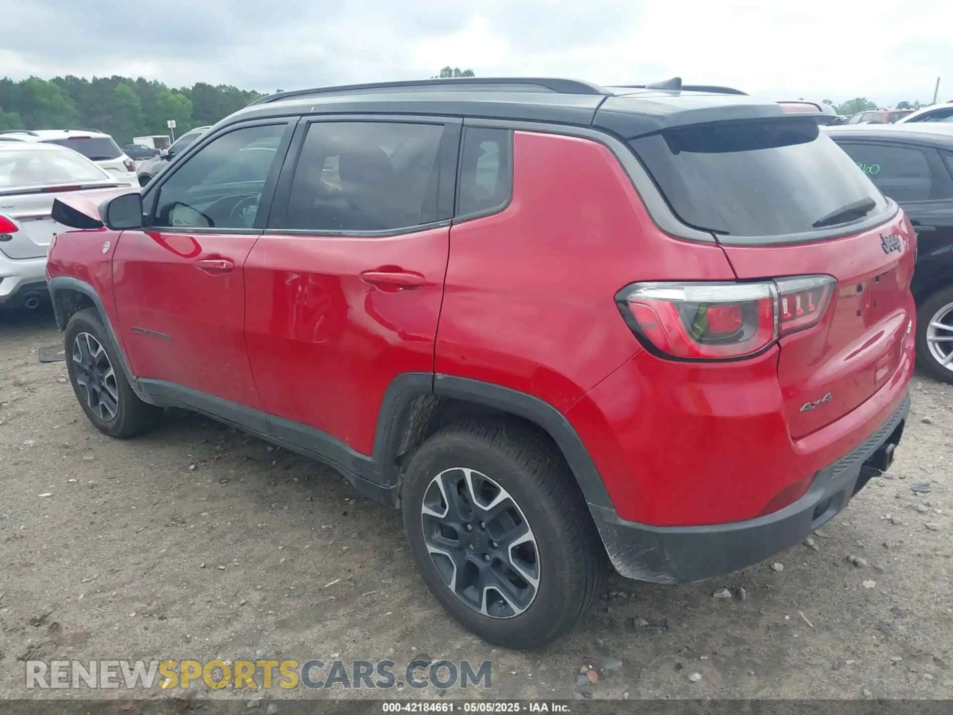 3 Photograph of a damaged car 3C4NJDDB5LT166656 JEEP COMPASS 2020