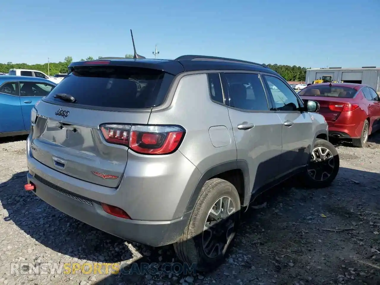 3 Photograph of a damaged car 3C4NJDDB6LT195910 JEEP COMPASS 2020