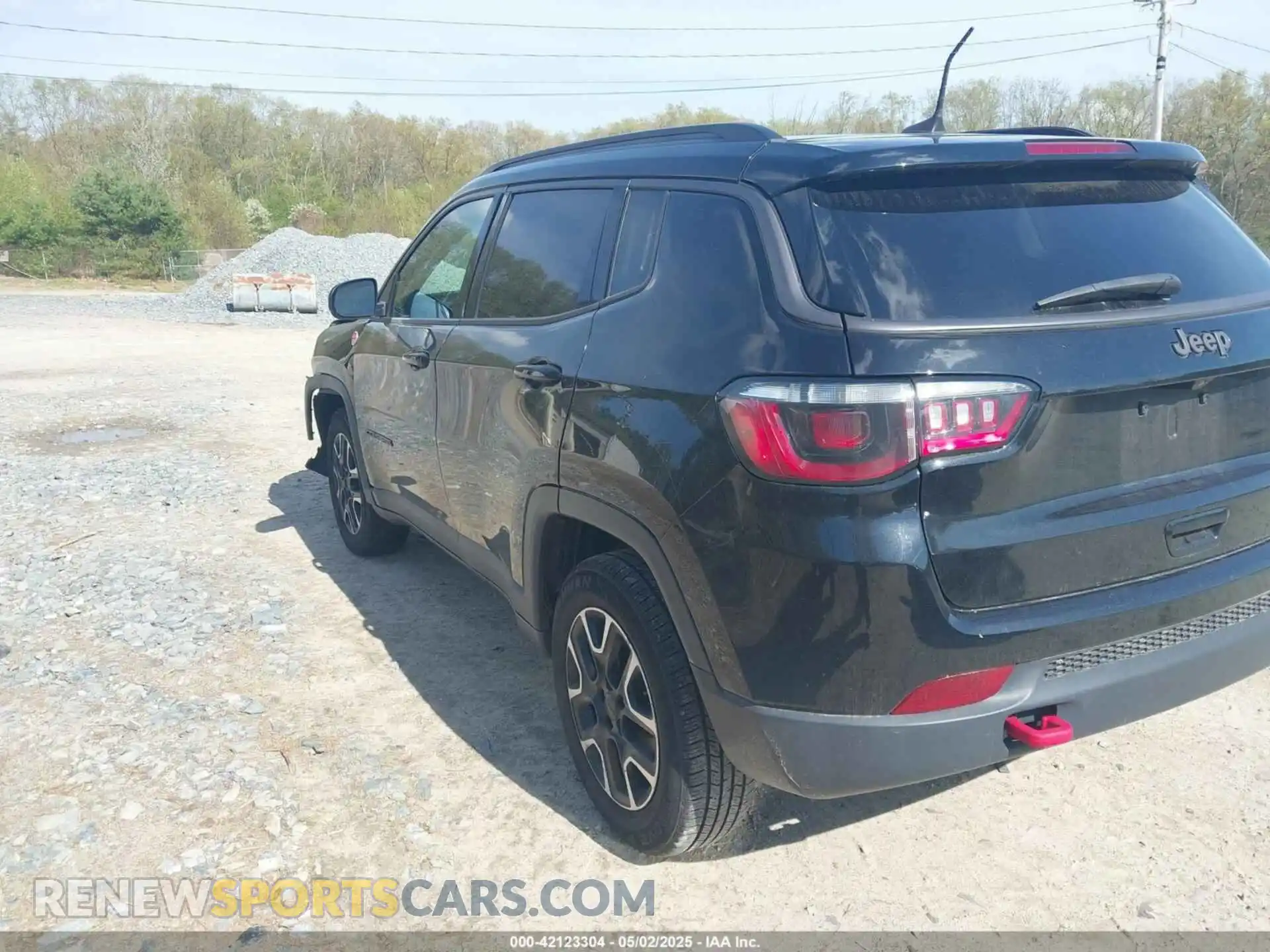 3 Photograph of a damaged car 3C4NJDDBXLT124130 JEEP COMPASS 2020