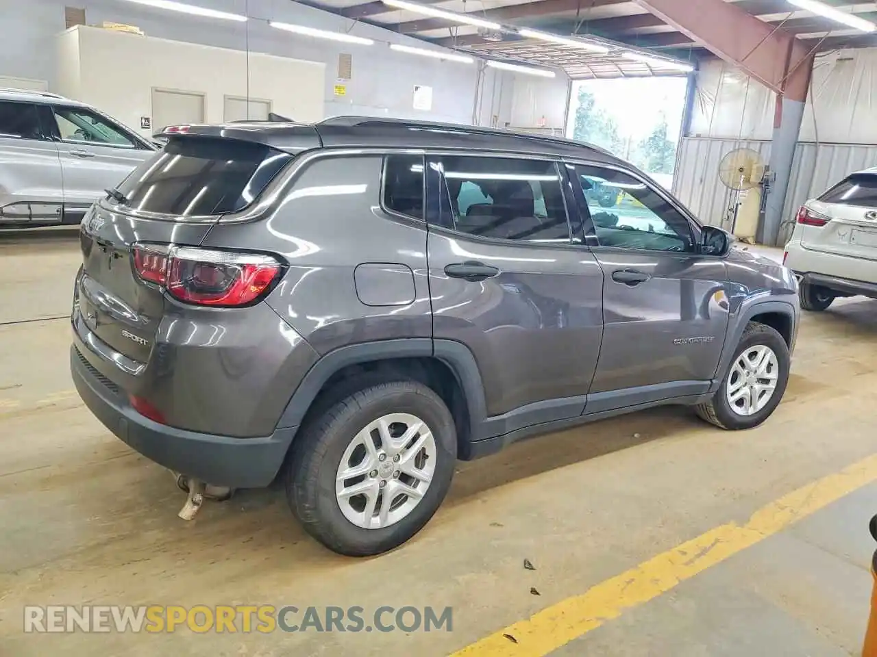 3 Фотография поврежденного автомобиля 3C4NJCAB3MT523087 JEEP COMPASS 2021