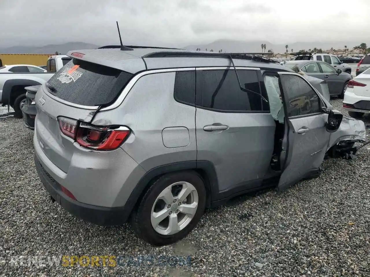 3 Photograph of a damaged car 3C4NJCBB0MT502390 JEEP COMPASS 2021