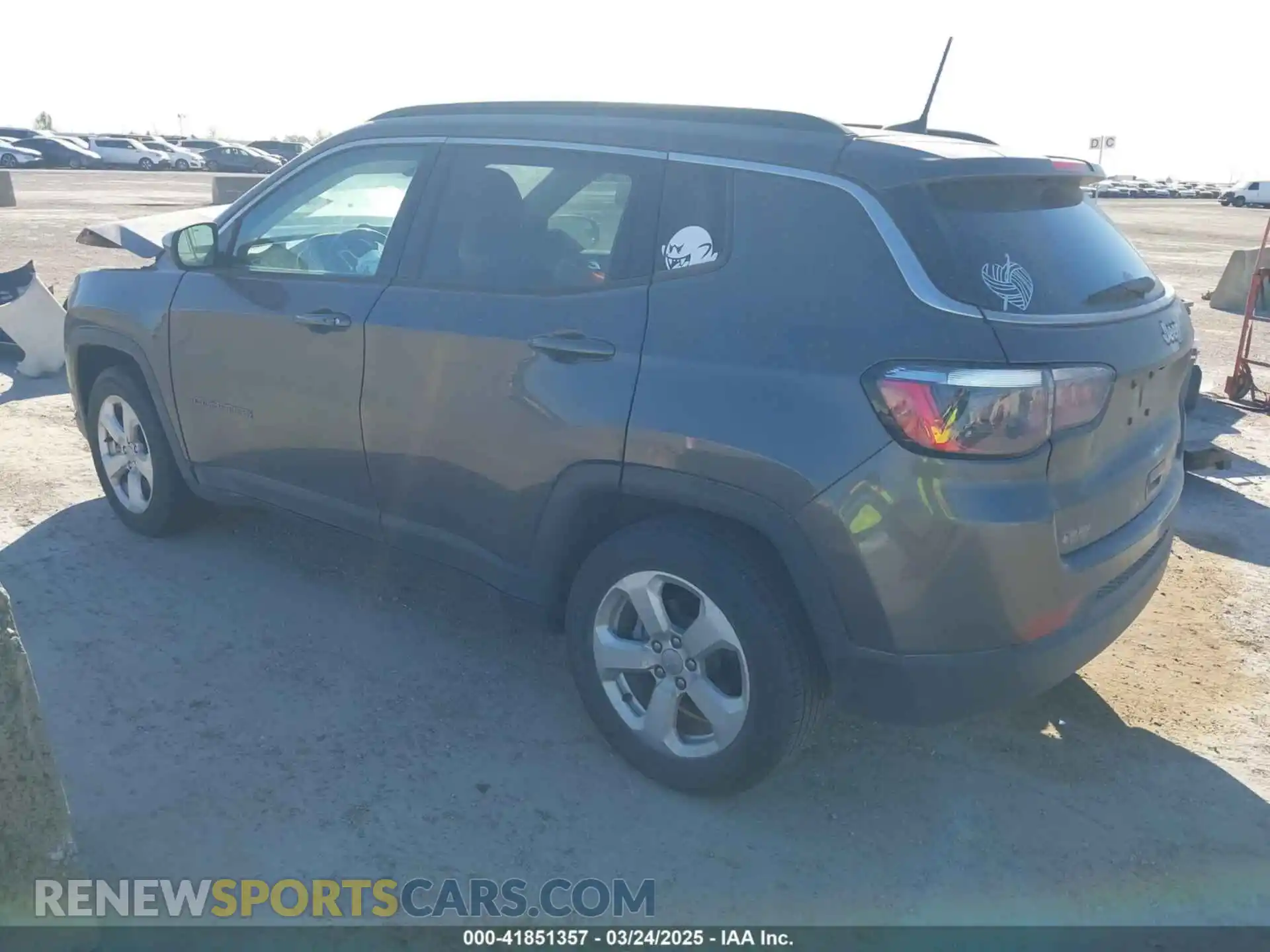 3 Photograph of a damaged car 3C4NJCBB1MT505864 JEEP COMPASS 2021