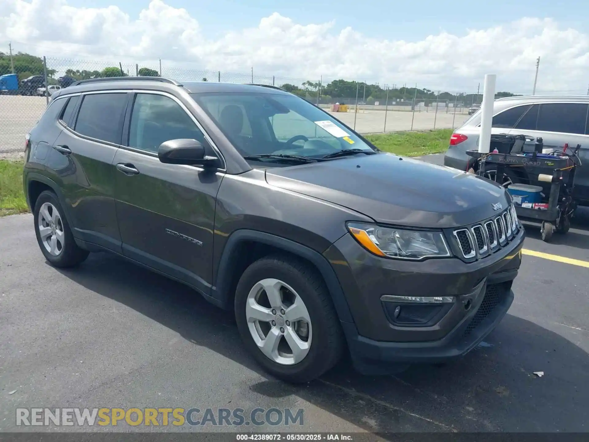 1 Photograph of a damaged car 3C4NJCBB5MT592152 JEEP COMPASS 2021