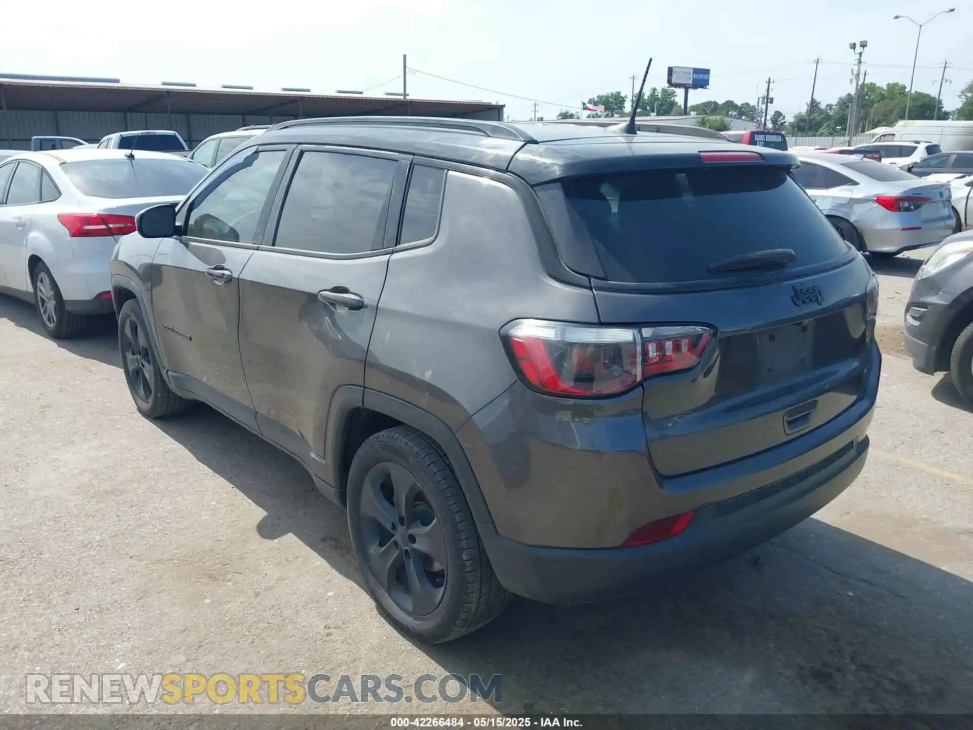 3 Photograph of a damaged car 3C4NJCBB7MT527321 JEEP COMPASS 2021