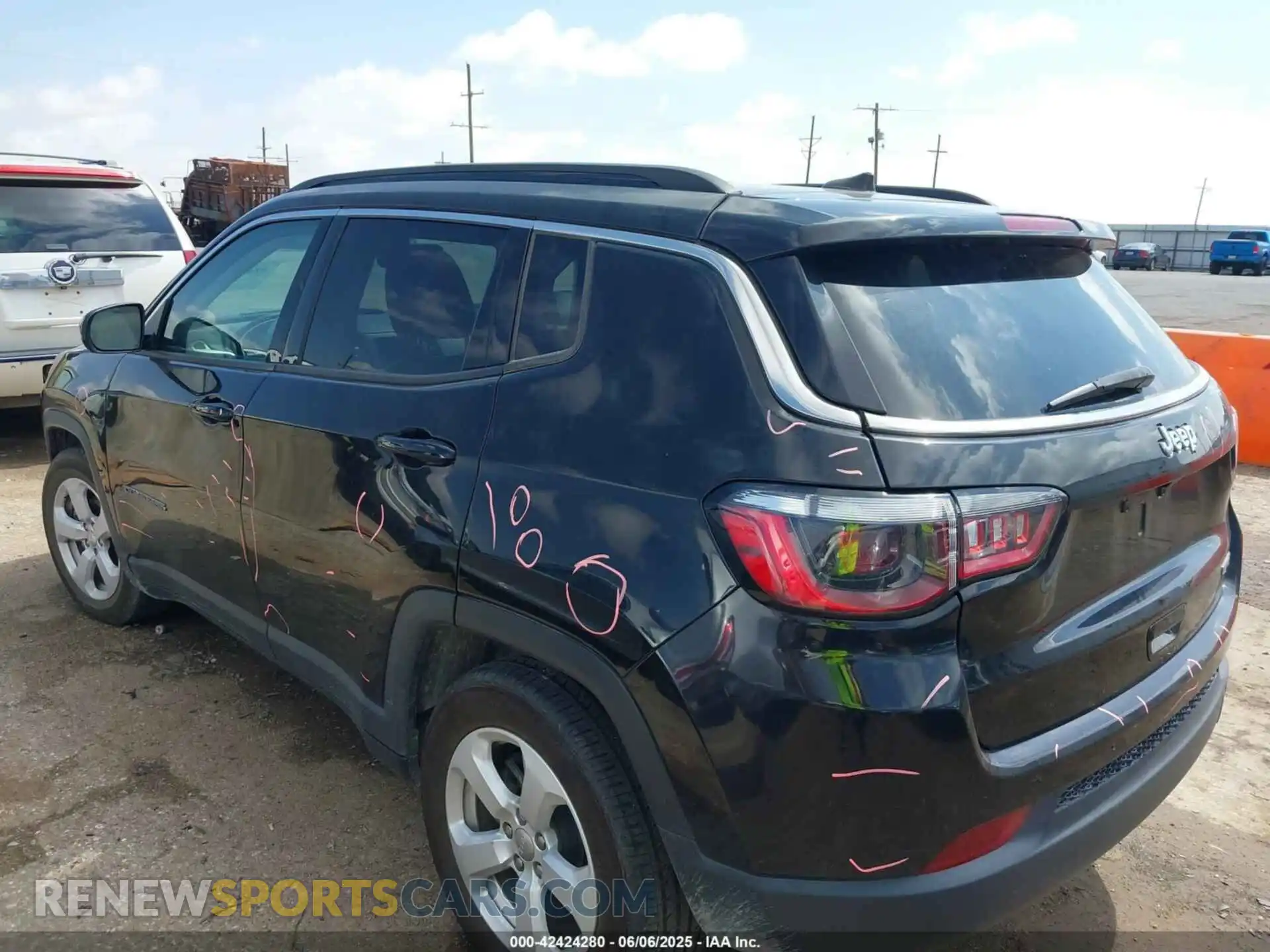 3 Photograph of a damaged car 3C4NJCBB8MT592615 JEEP COMPASS 2021