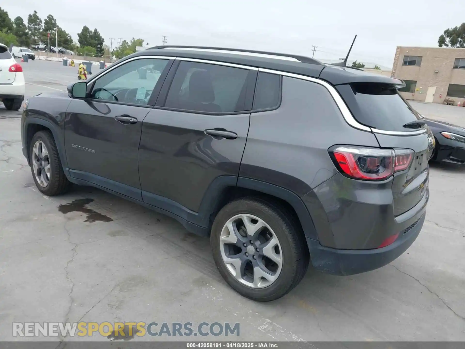 3 Photograph of a damaged car 3C4NJCCB0MT571336 JEEP COMPASS 2021