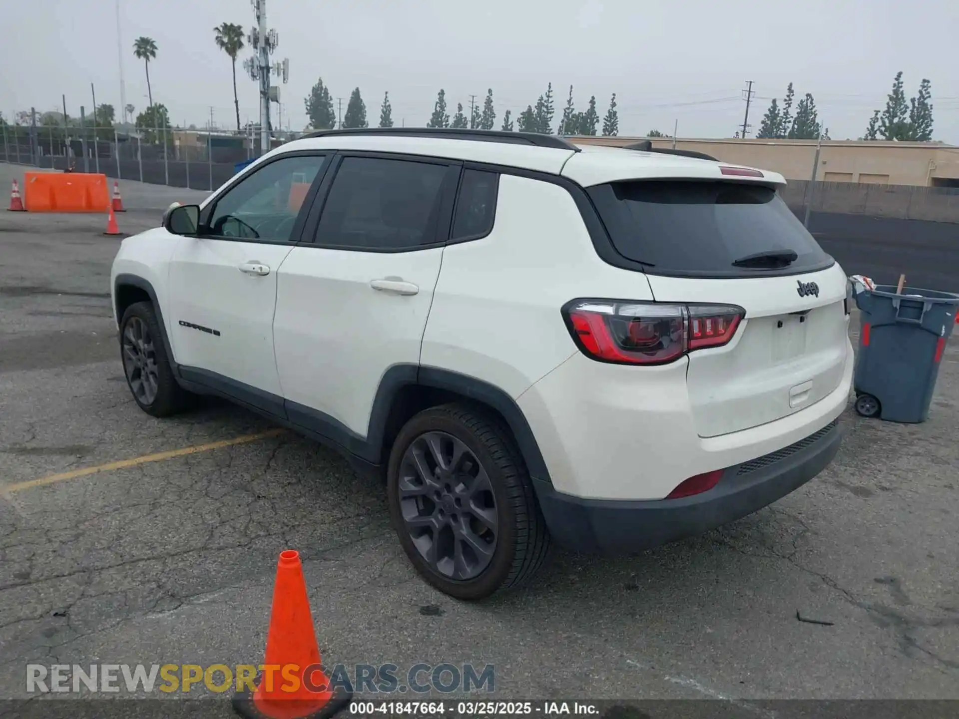 3 Photograph of a damaged car 3C4NJCEB4MT577055 JEEP COMPASS 2021