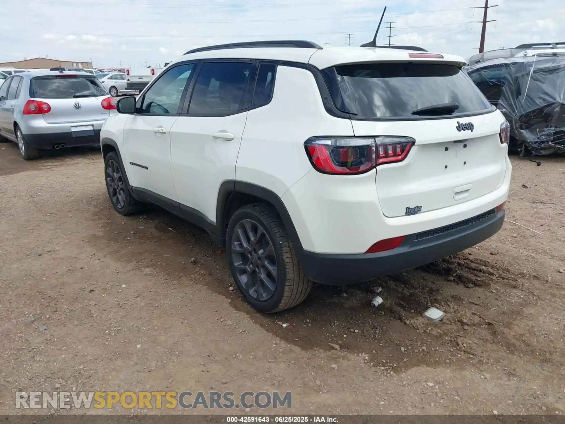 3 Photograph of a damaged car 3C4NJCEB6MT571564 JEEP COMPASS 2021