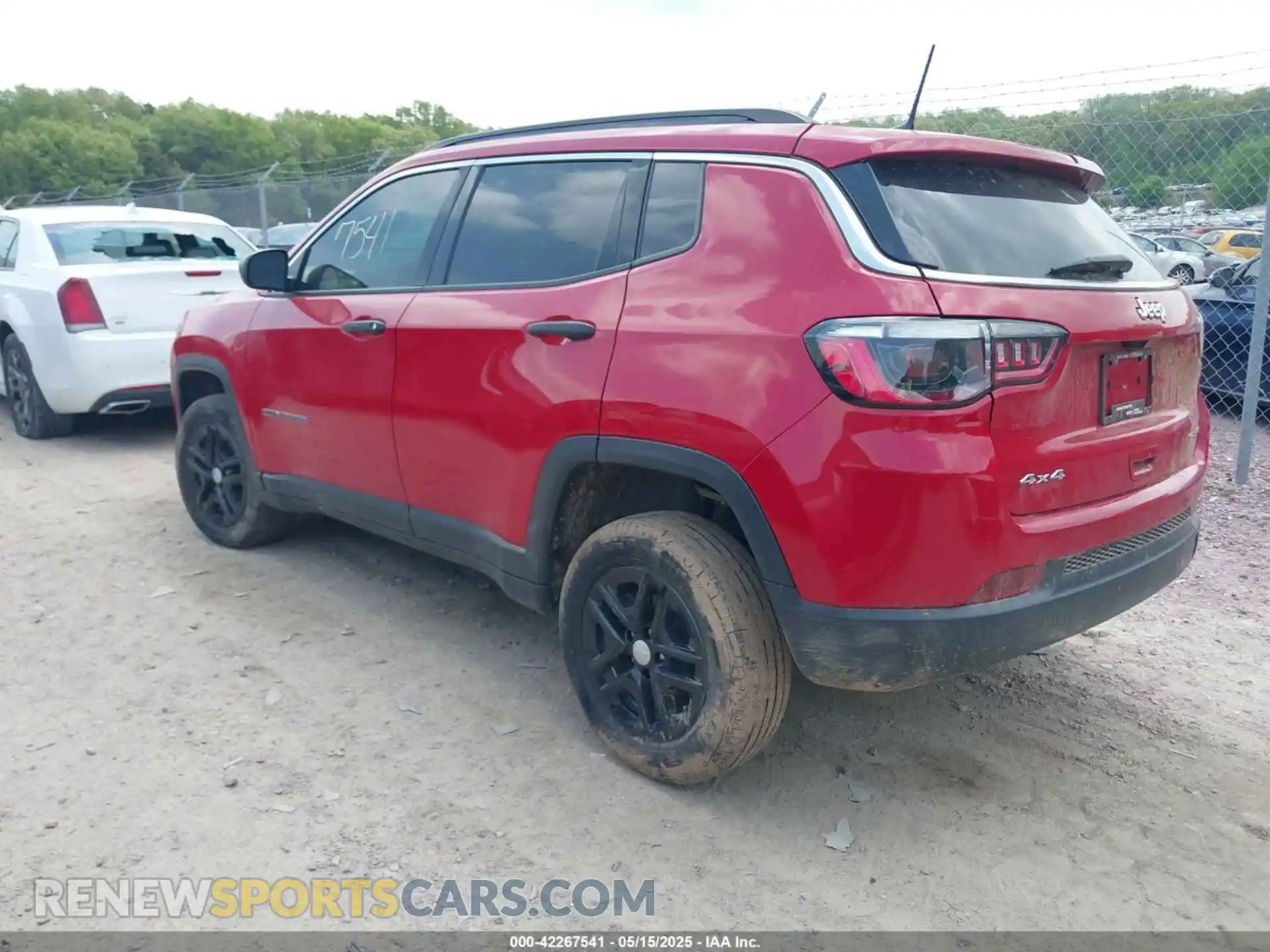 3 Photograph of a damaged car 3C4NJDAB6MT525308 JEEP COMPASS 2021