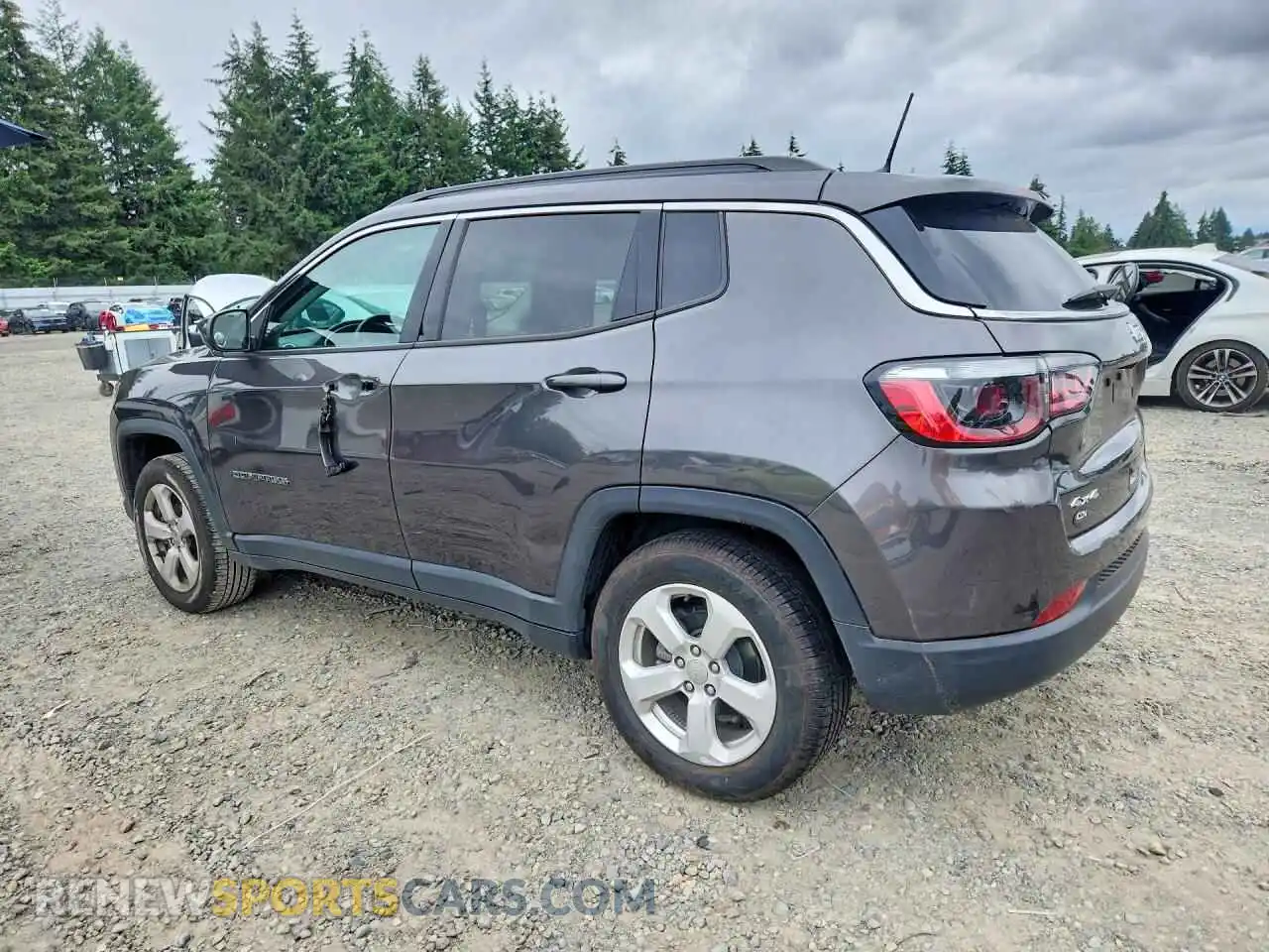 2 fotografías del automóvil dañado 3C4NJDBB1MT537901 JEEP COMPASS 2021