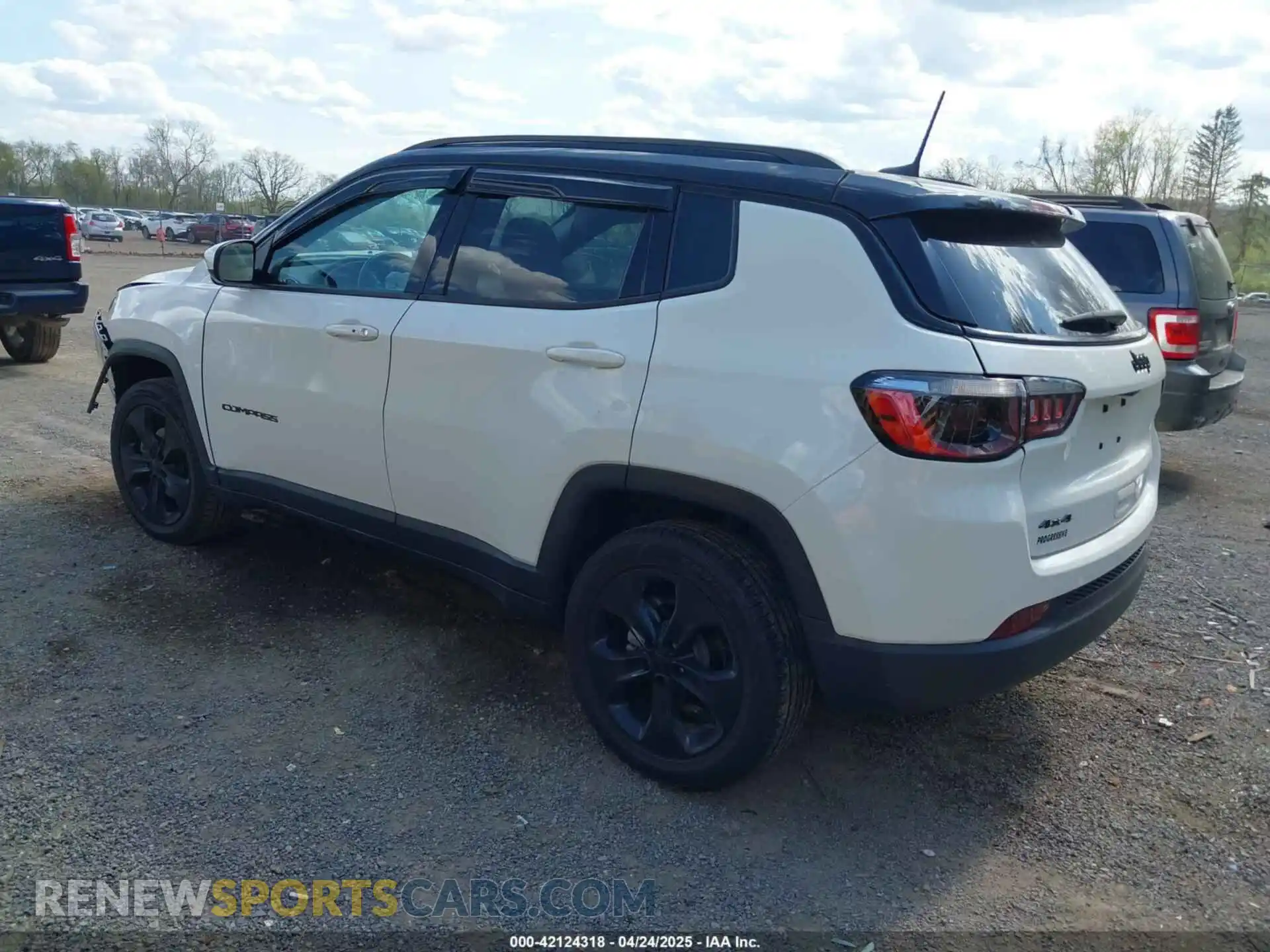 3 Photograph of a damaged car 3C4NJDBB5MT543426 JEEP COMPASS 2021