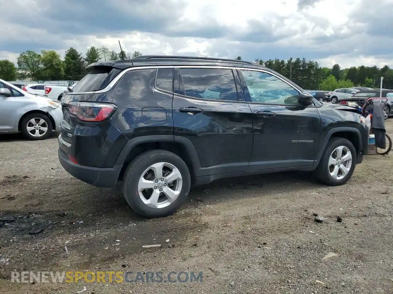 3 Photograph of a damaged car 3C4NJDBB8MT547843 JEEP COMPASS 2021