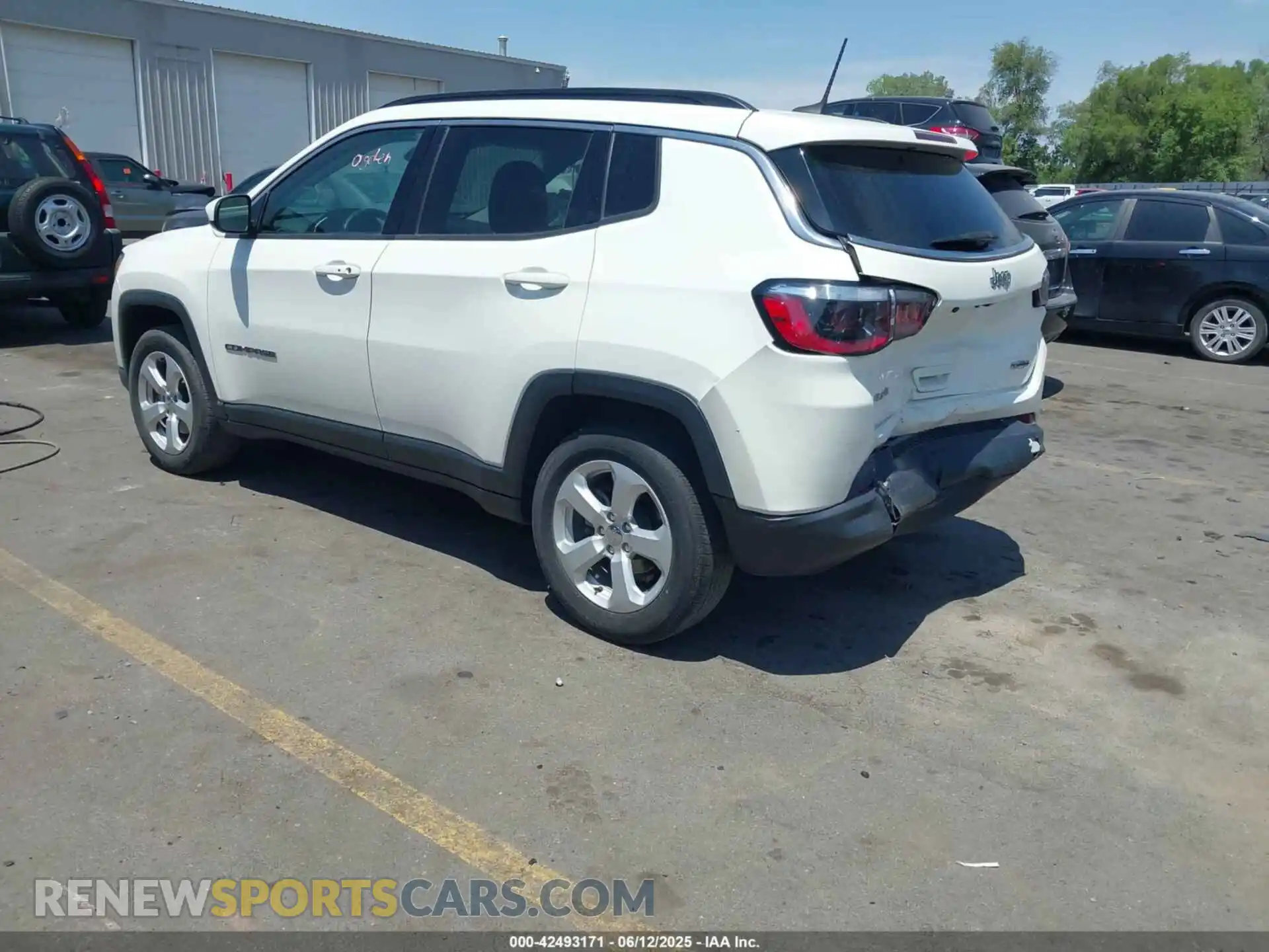3 Photograph of a damaged car 3C4NJDBB9MT560794 JEEP COMPASS 2021