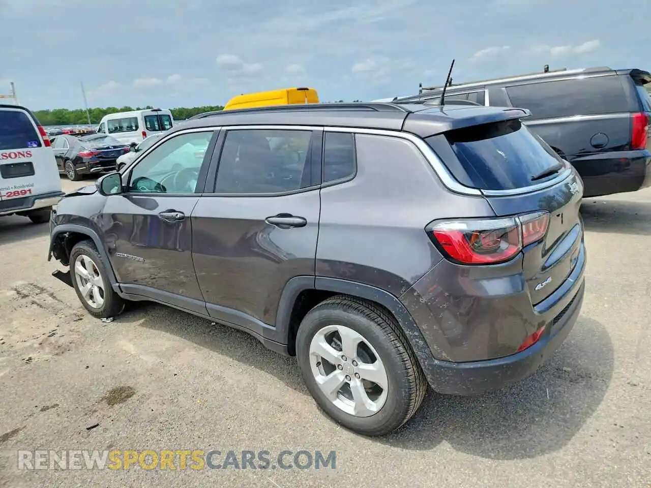 2 Photograph of a damaged car 3C4NJDBB9MT575862 JEEP COMPASS 2021