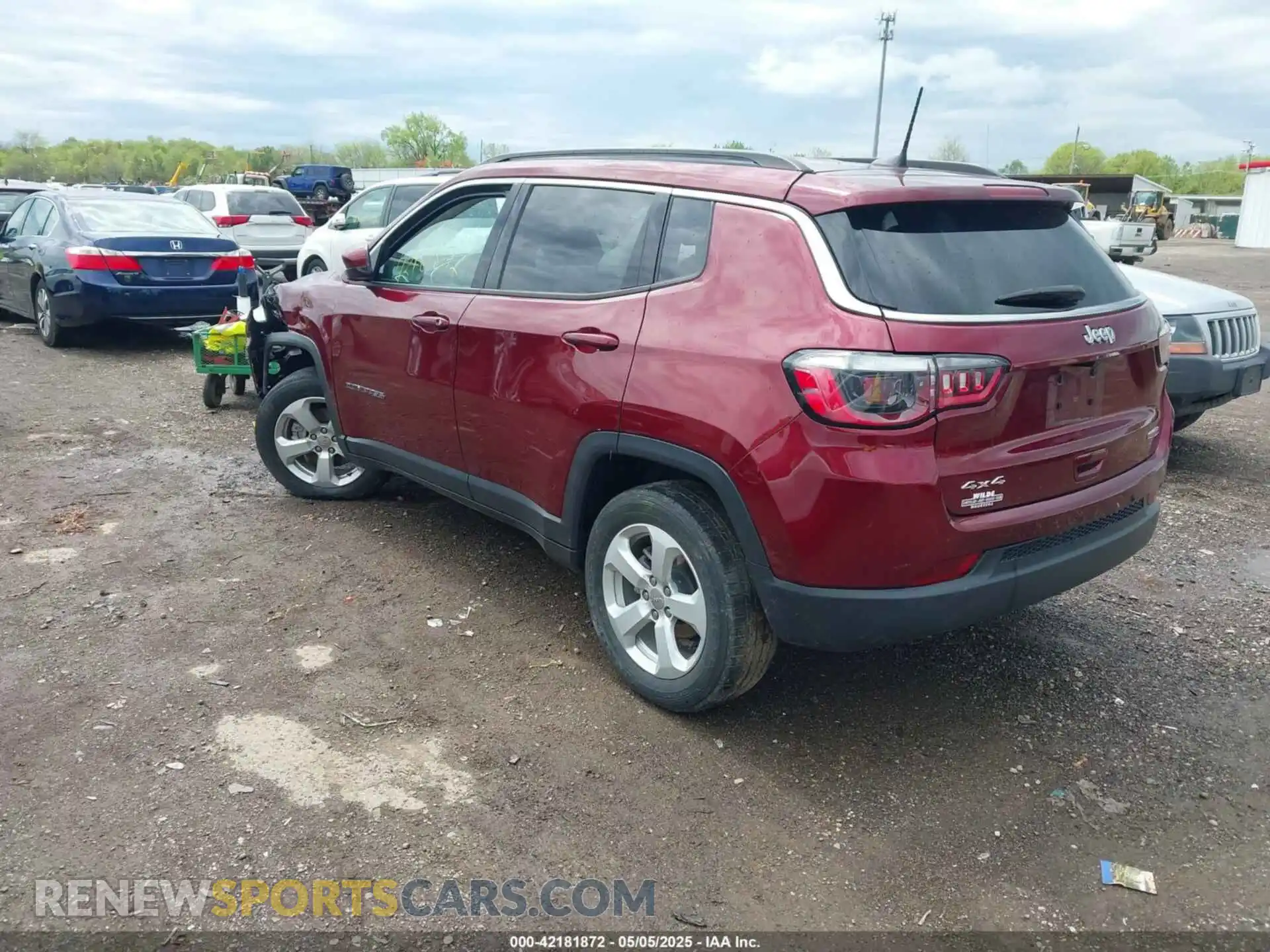 3 Photograph of a damaged car 3C4NJDBBXMT504993 JEEP COMPASS 2021