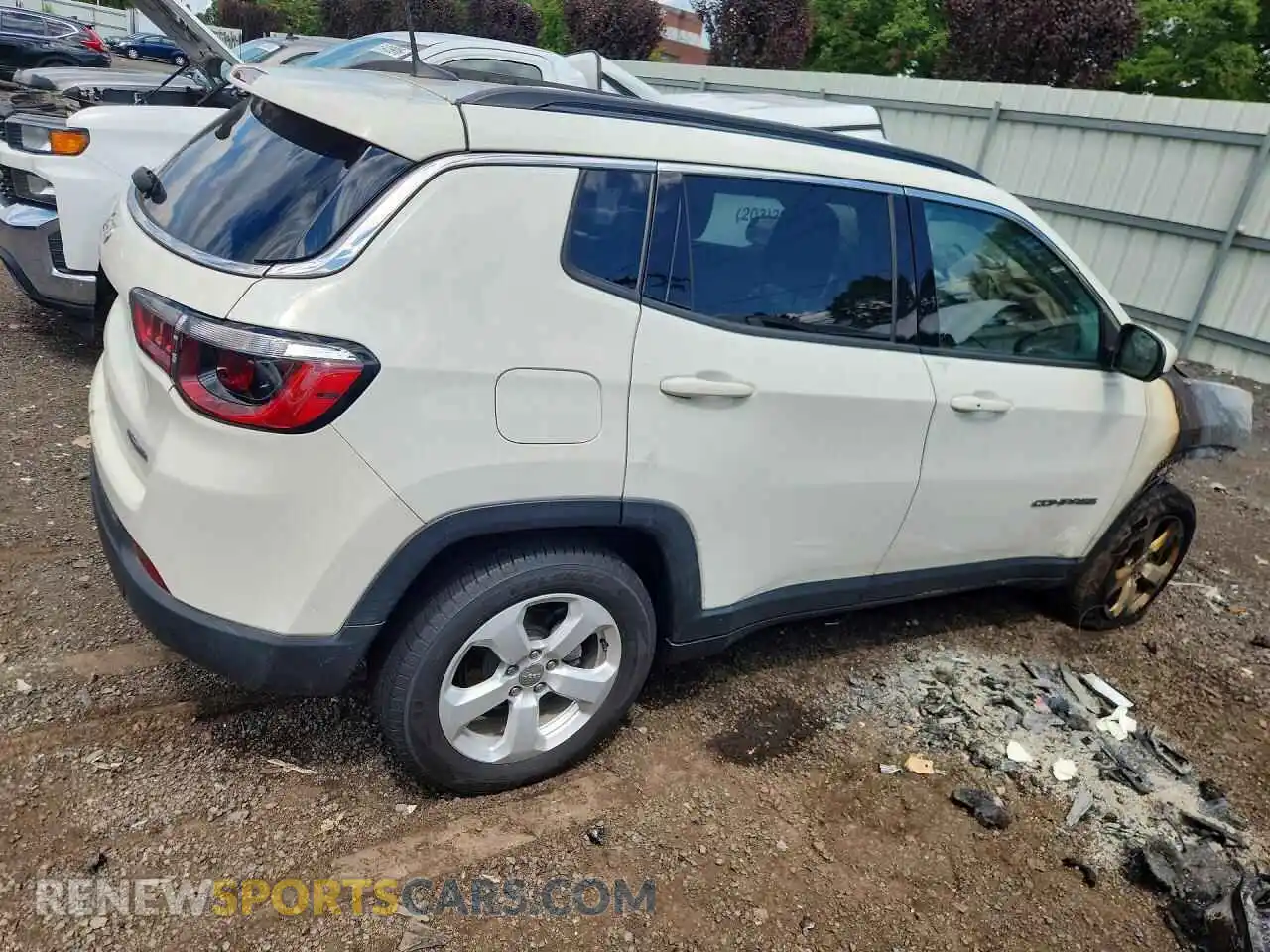 3 Photograph of a damaged car 3C4NJDBBXMT544104 JEEP COMPASS 2021