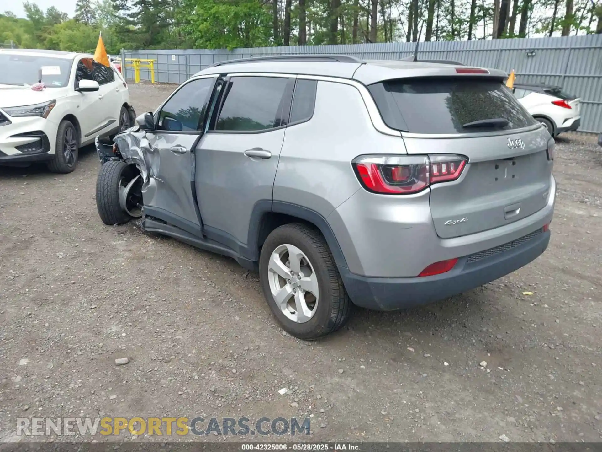 3 Photograph of a damaged car 3C4NJDBBXMT569861 JEEP COMPASS 2021