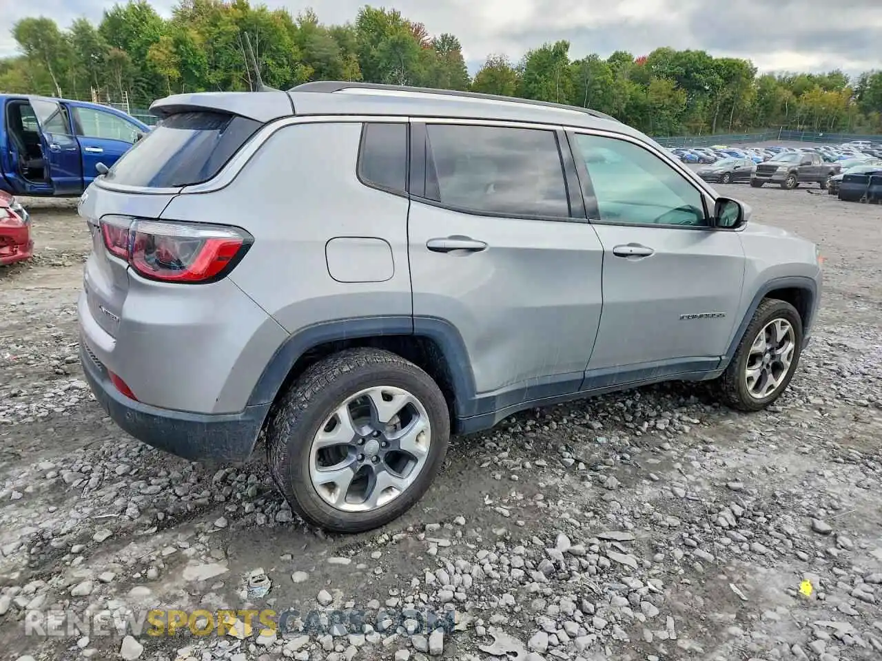 3 Photograph of a damaged car 3C4NJDCB4MT572432 JEEP COMPASS 2021