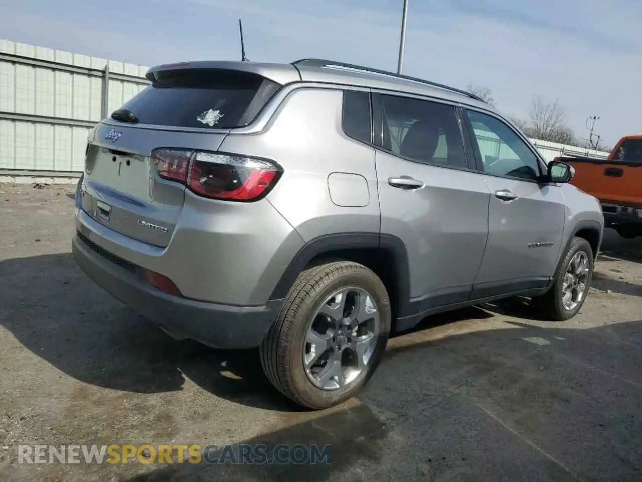 3 Photograph of a damaged car 3C4NJDCB6MT528495 JEEP COMPASS 2021