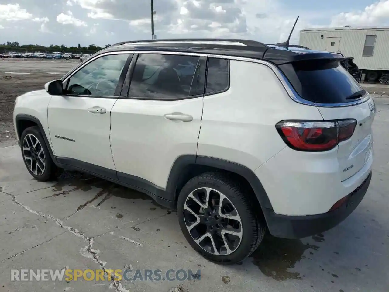 2 Photograph of a damaged car 3C4NJDCB6MT602031 JEEP COMPASS 2021