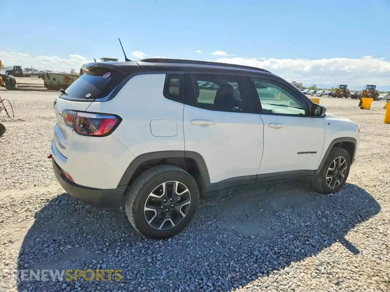 3 Photograph of a damaged car 3C4NJDDB1MT589008 JEEP COMPASS 2021
