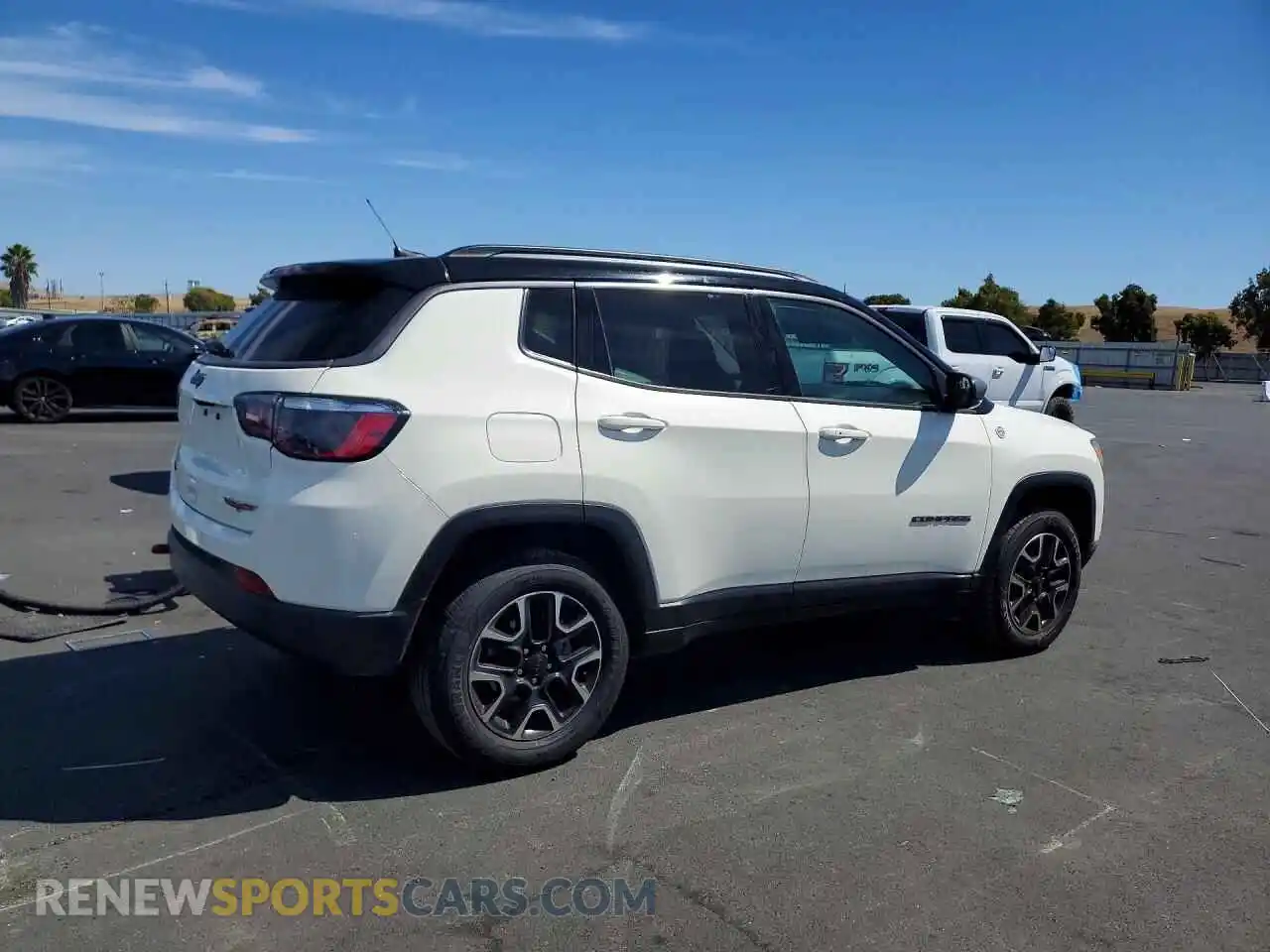 3 Photograph of a damaged car 3C4NJDDB6MT511873 JEEP COMPASS 2021