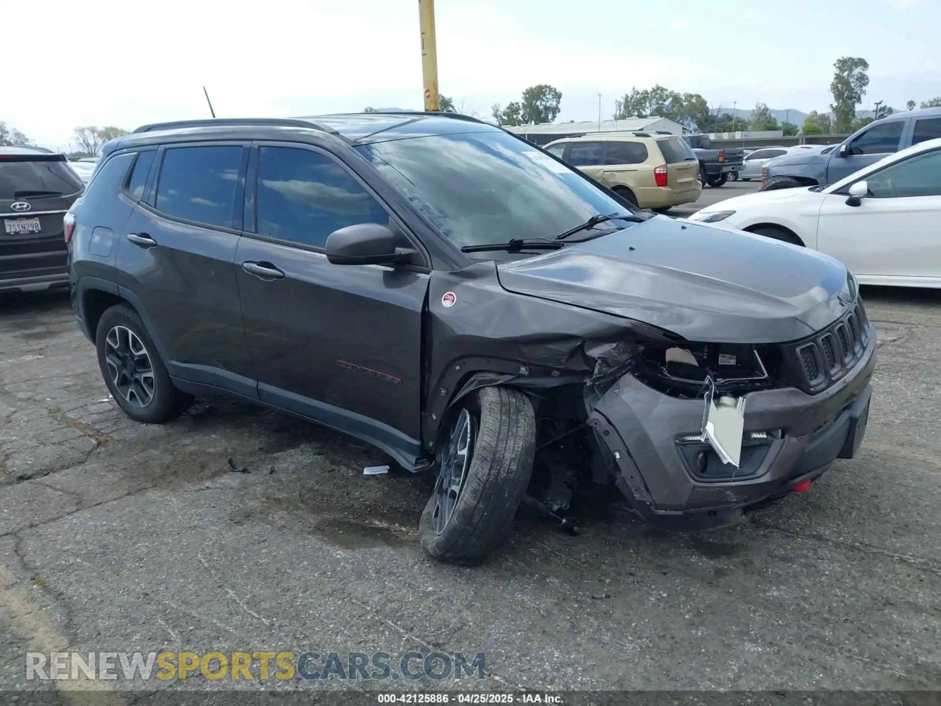 1 Photograph of a damaged car 3C4NJDDB6MT561074 JEEP COMPASS 2021