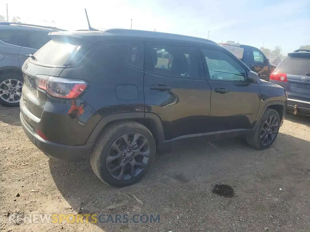3 Photograph of a damaged car 3C4NJDEB4MT524555 JEEP COMPASS 2021