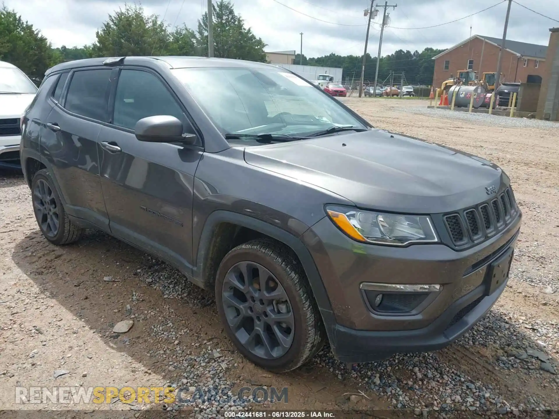 1 Photograph of a damaged car 3C4NJDEB5MT516982 JEEP COMPASS 2021