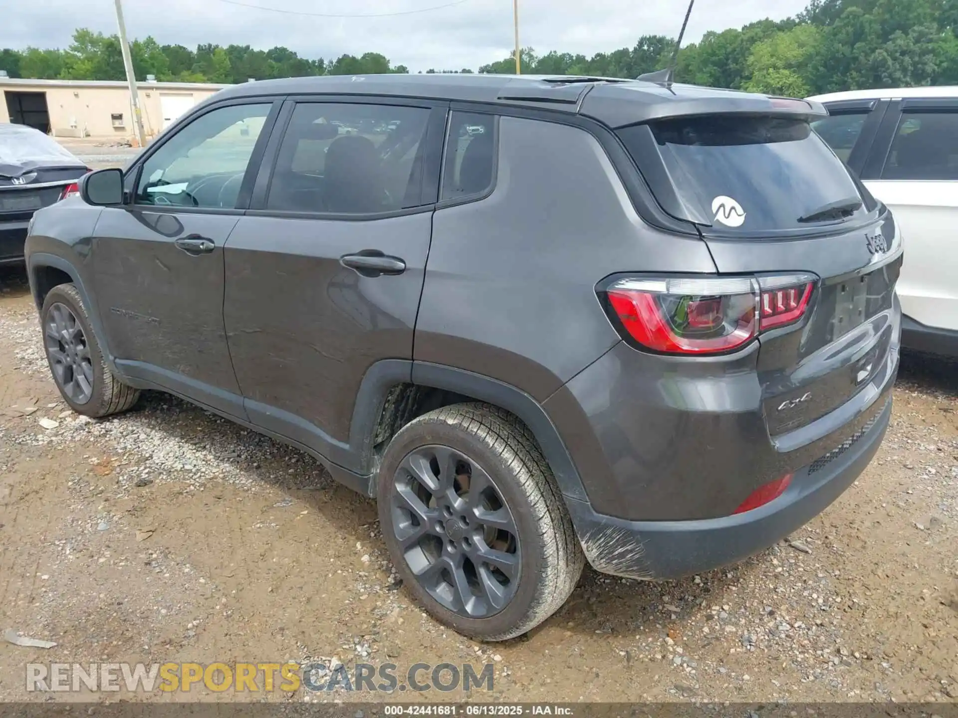 3 Photograph of a damaged car 3C4NJDEB5MT516982 JEEP COMPASS 2021