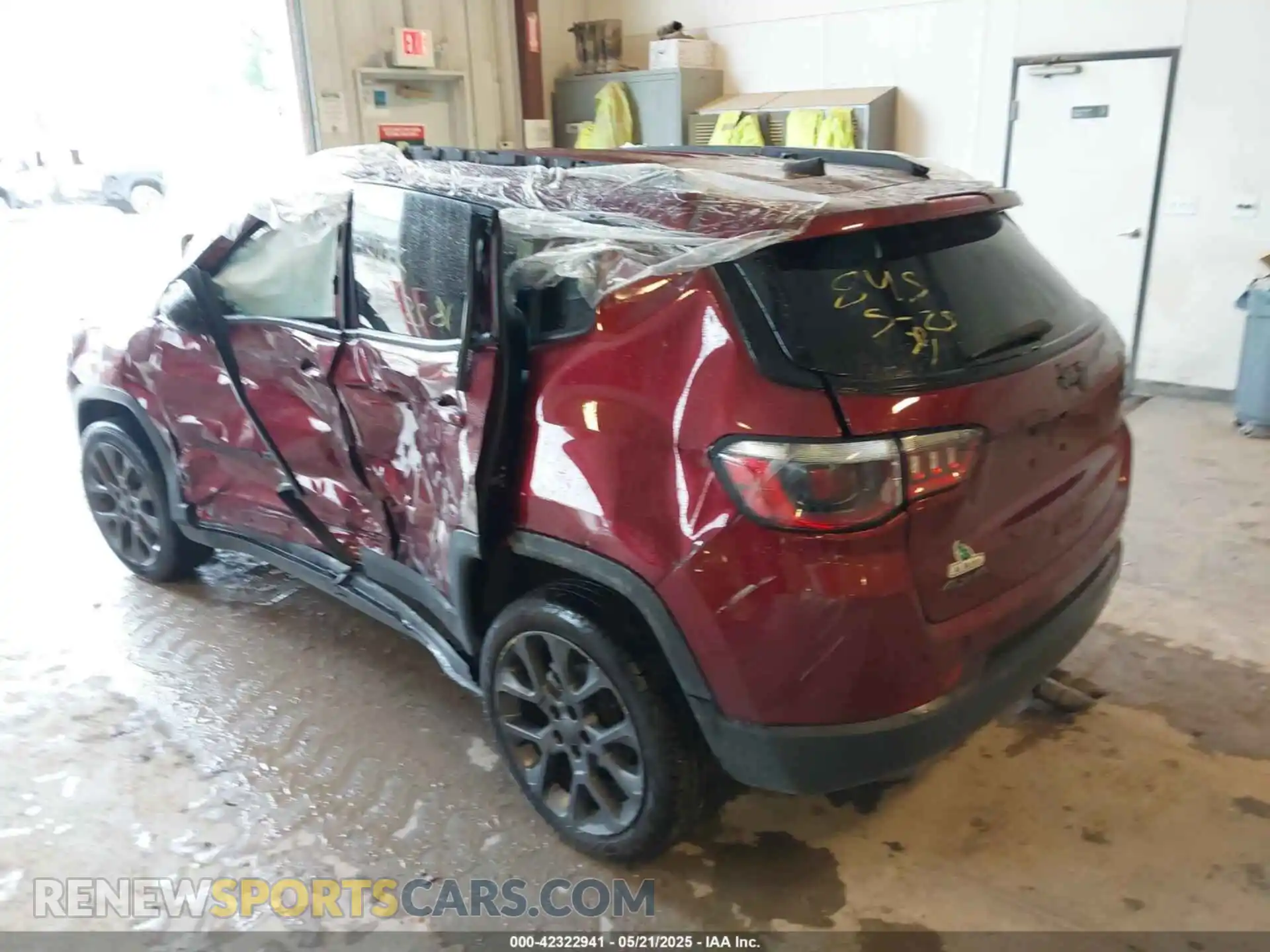 3 Photograph of a damaged car 3C4NJDEBXMT529078 JEEP COMPASS 2021