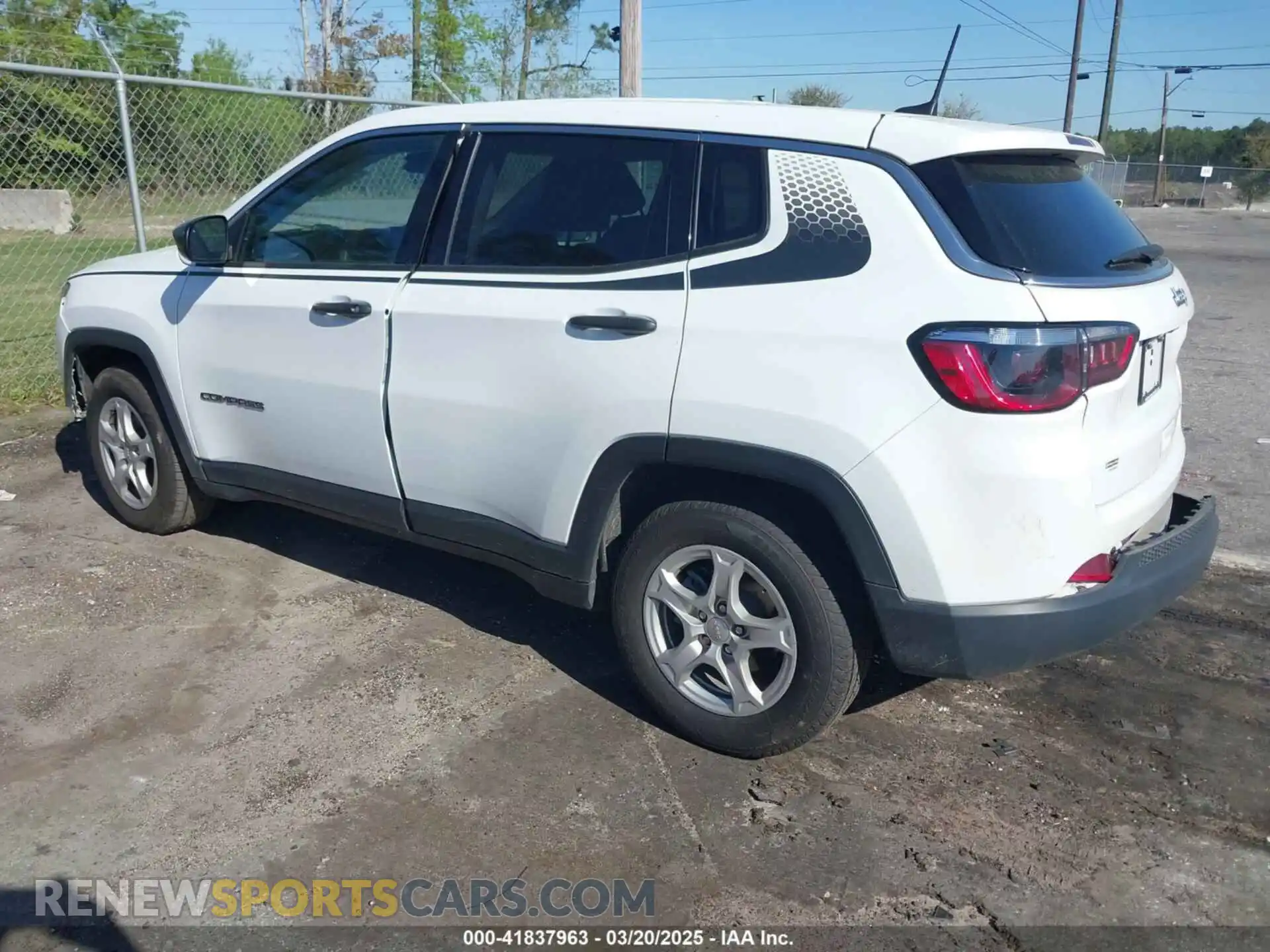 3 Photograph of a damaged car 3C4NJCAB0NT189408 JEEP COMPASS 2022