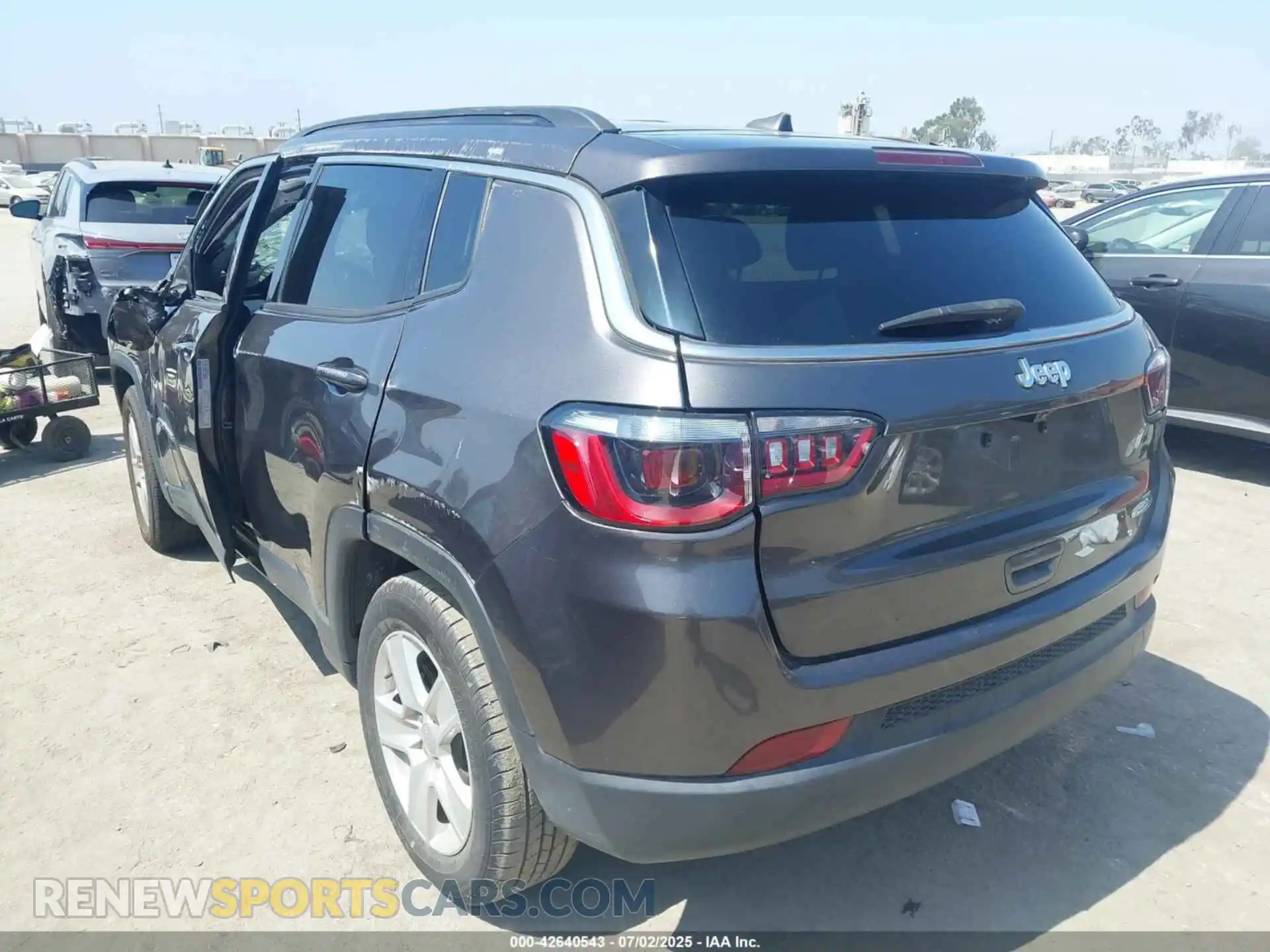 3 Photograph of a damaged car 3C4NJCBB0NT139820 JEEP COMPASS 2022