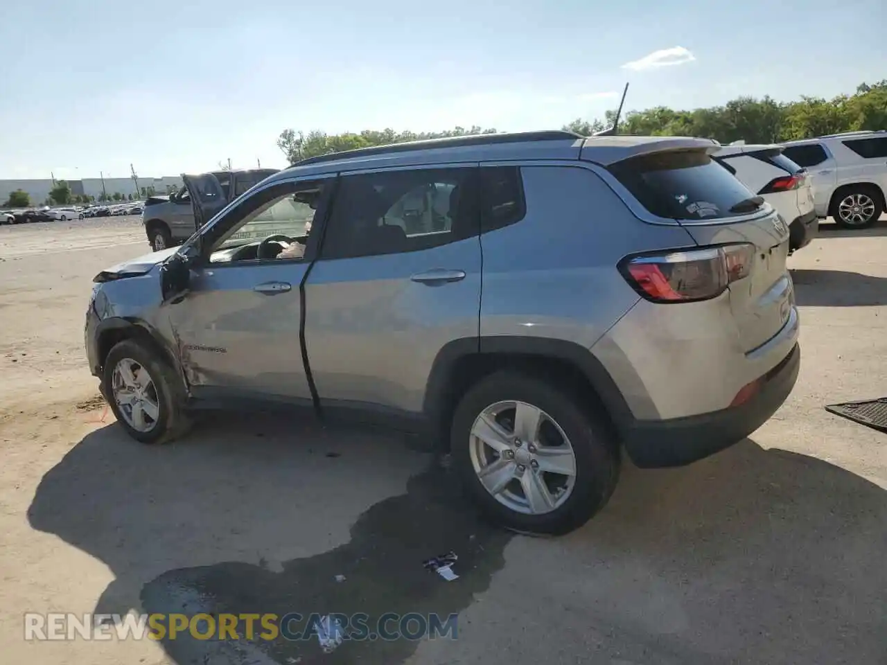 2 Photograph of a damaged car 3C4NJCBB0NT192422 JEEP COMPASS 2022