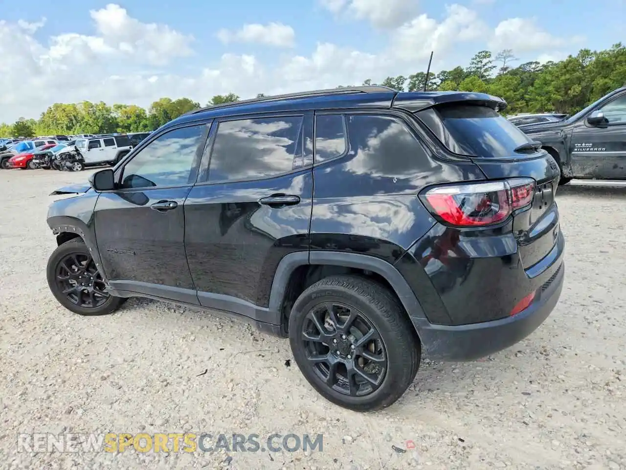 2 Photograph of a damaged car 3C4NJCBB1NT177993 JEEP COMPASS 2022