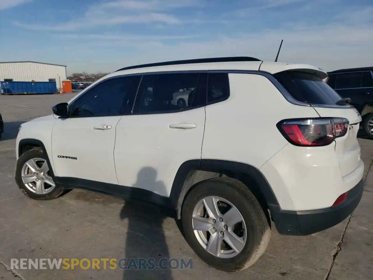 2 Photograph of a damaged car 3C4NJCBB3NT205261 JEEP COMPASS 2022