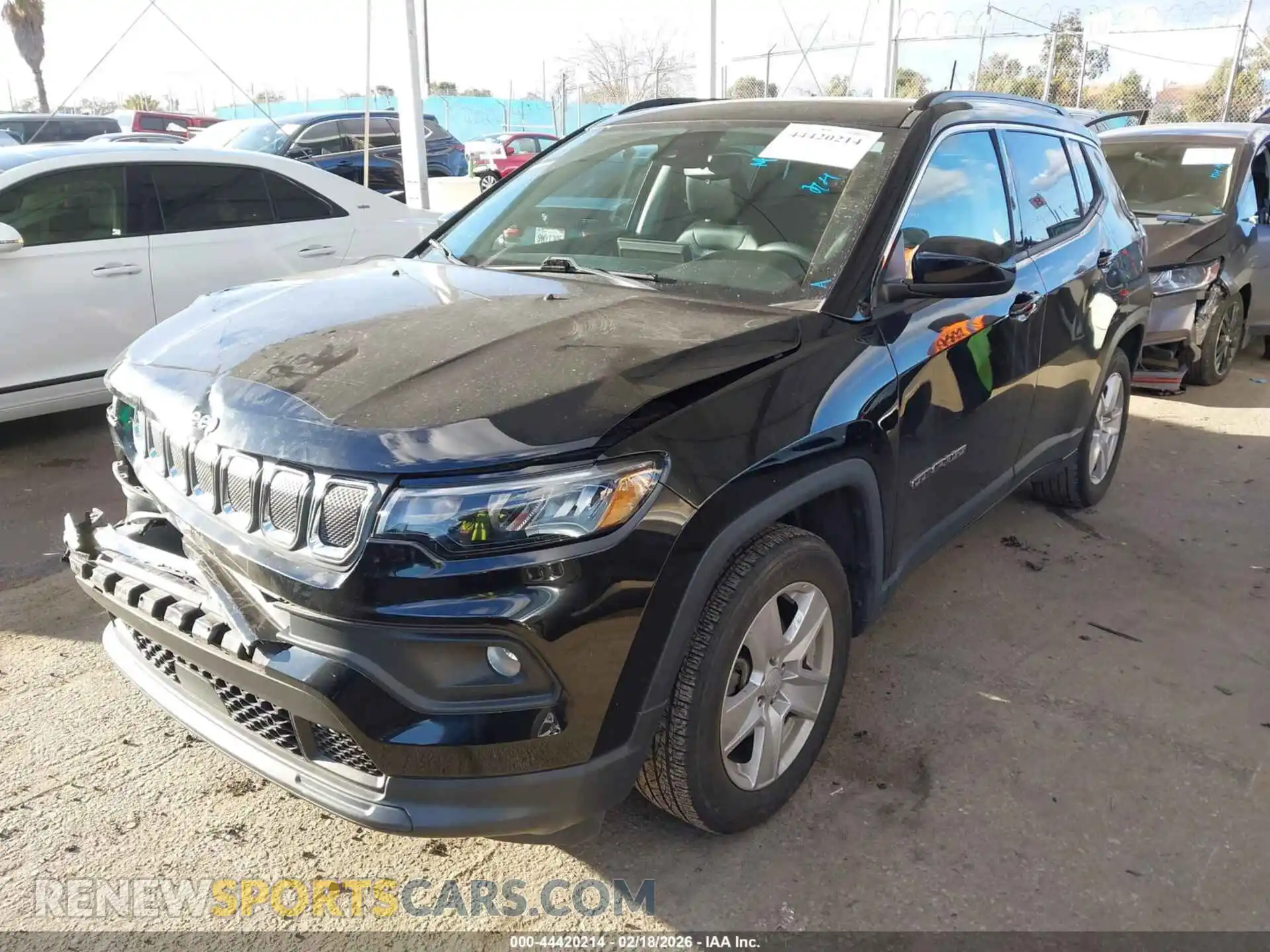 2 fotografías del automóvil dañado 3C4NJCBB3NT214252 JEEP COMPASS 2022