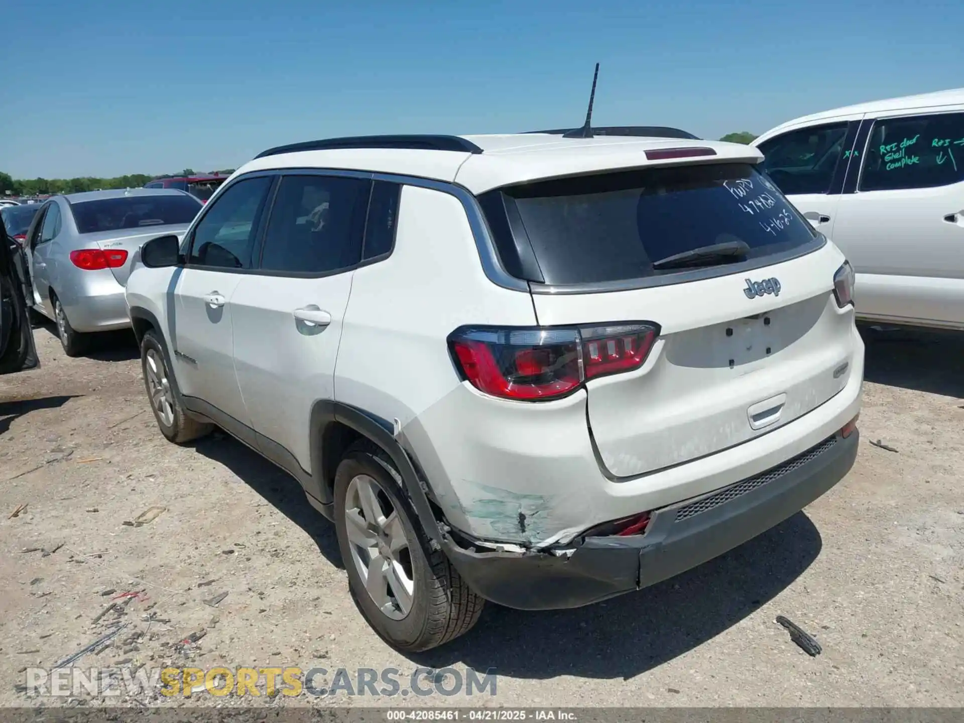 3 Photograph of a damaged car 3C4NJCBB4NT210839 JEEP COMPASS 2022