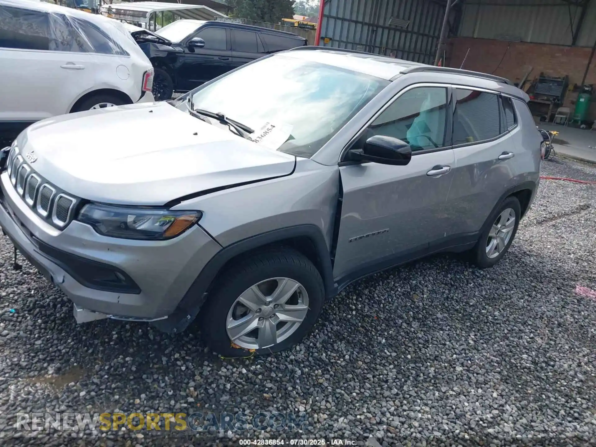 2 Photograph of a damaged car 3C4NJCBB5NT139909 JEEP COMPASS 2022