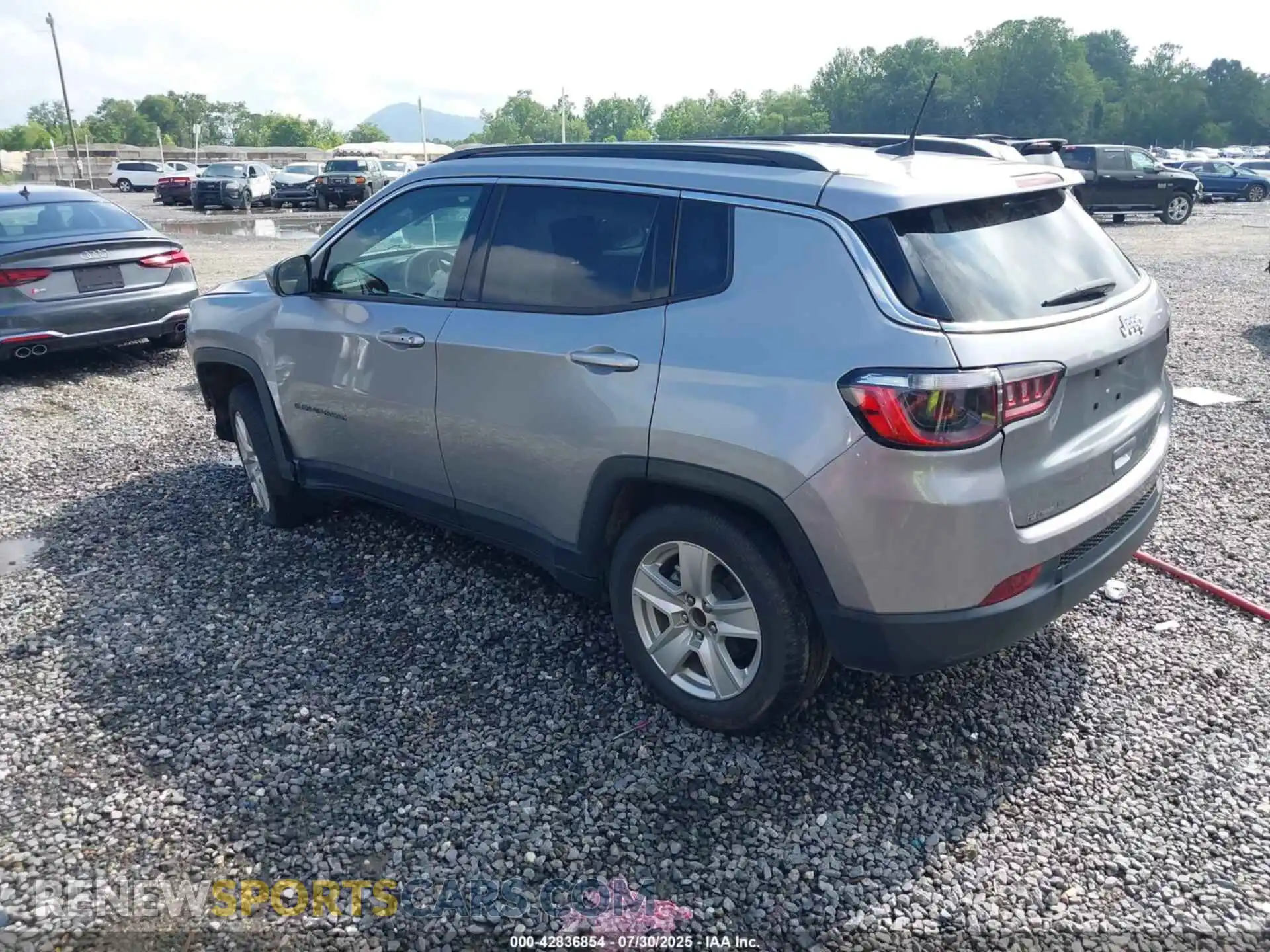 3 Photograph of a damaged car 3C4NJCBB5NT139909 JEEP COMPASS 2022
