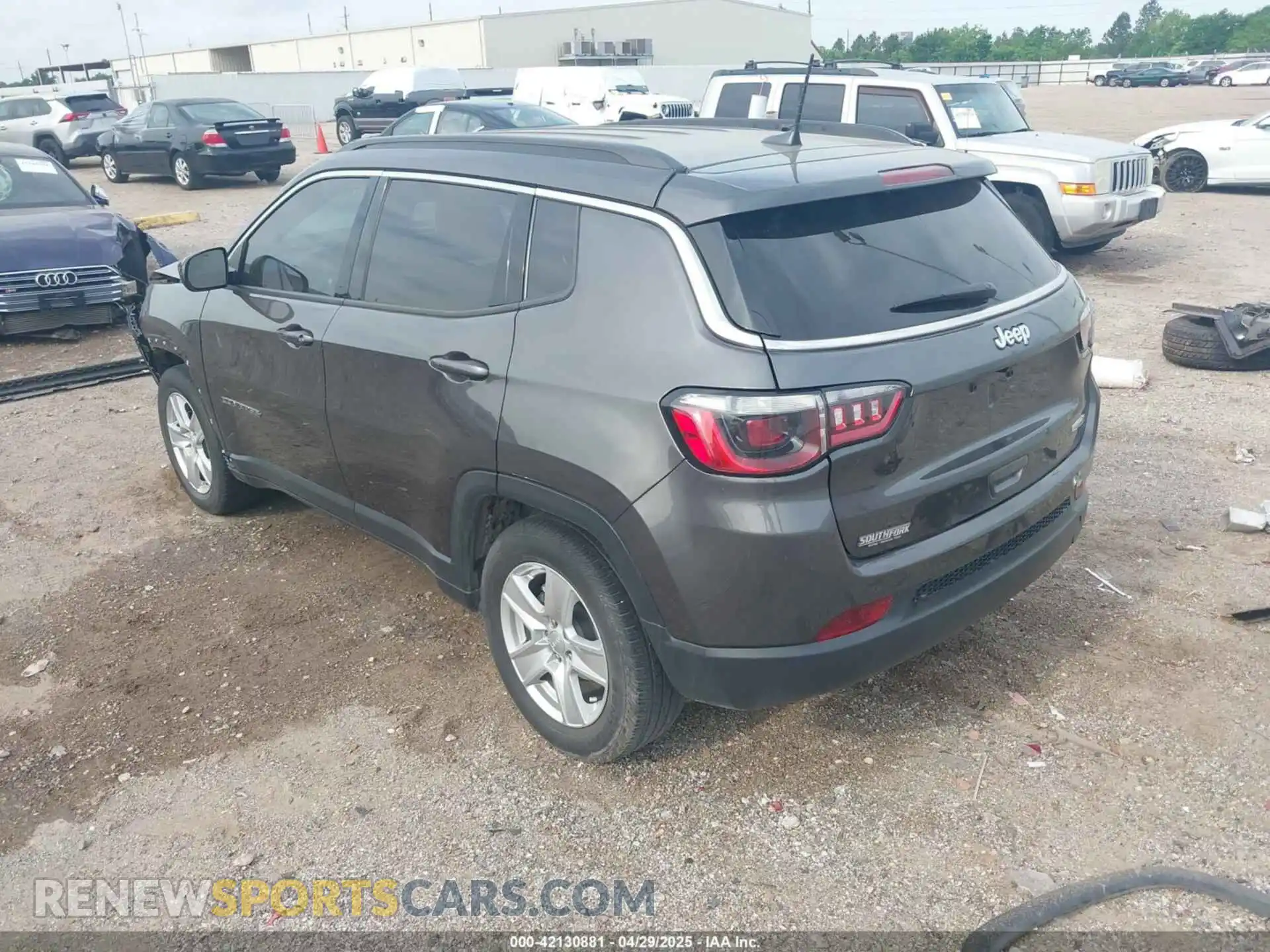 3 Photograph of a damaged car 3C4NJCBB5NT149470 JEEP COMPASS 2022