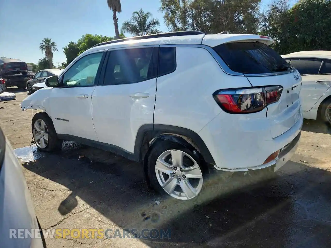 2 Photograph of a damaged car 3C4NJCBB5NT166334 JEEP COMPASS 2022