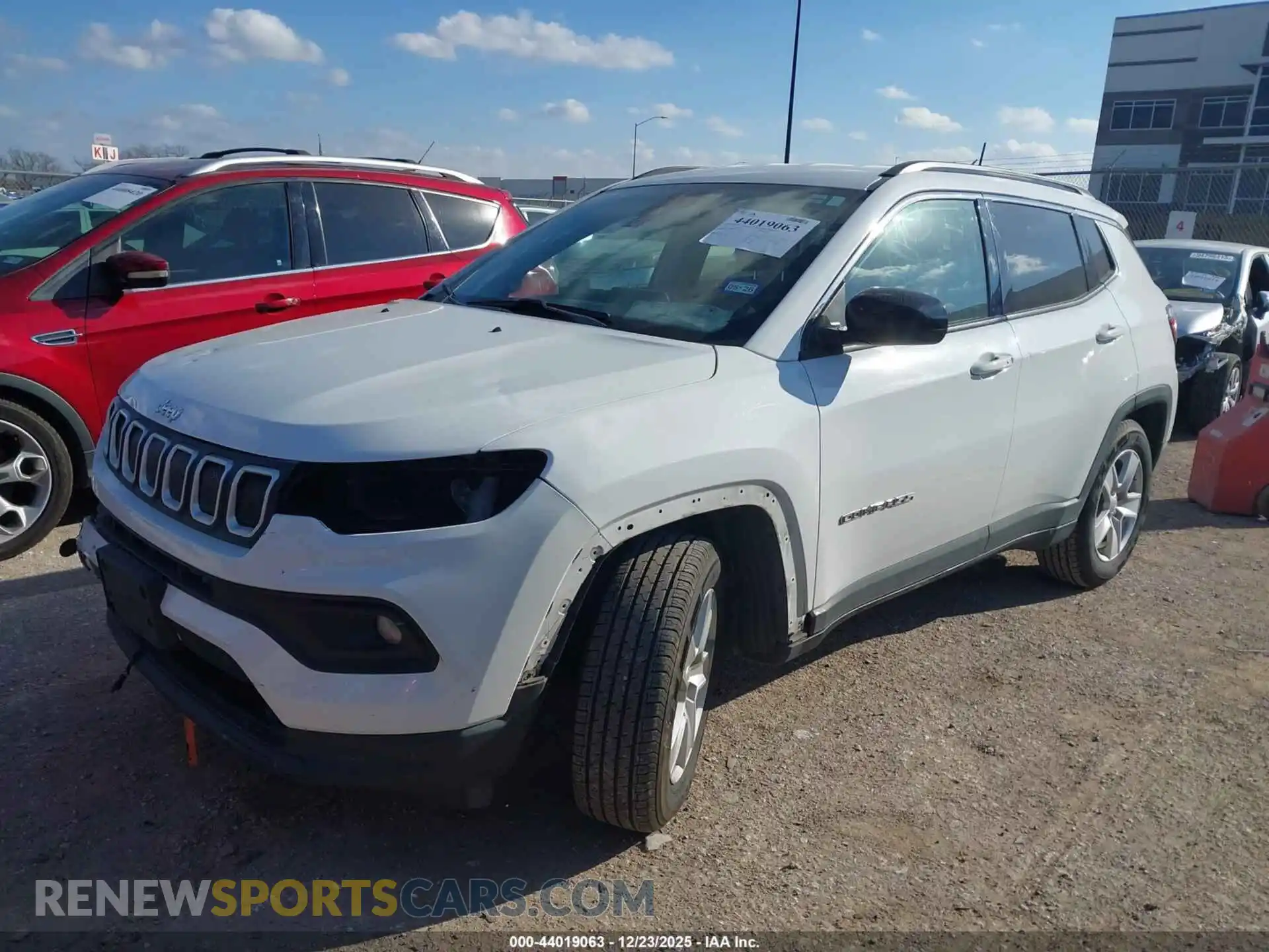 2 Photograph of a damaged car 3C4NJCBB6NT150501 JEEP COMPASS 2022