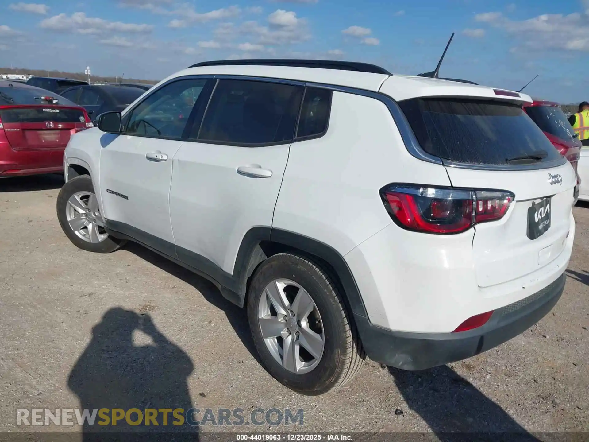 3 Photograph of a damaged car 3C4NJCBB6NT150501 JEEP COMPASS 2022