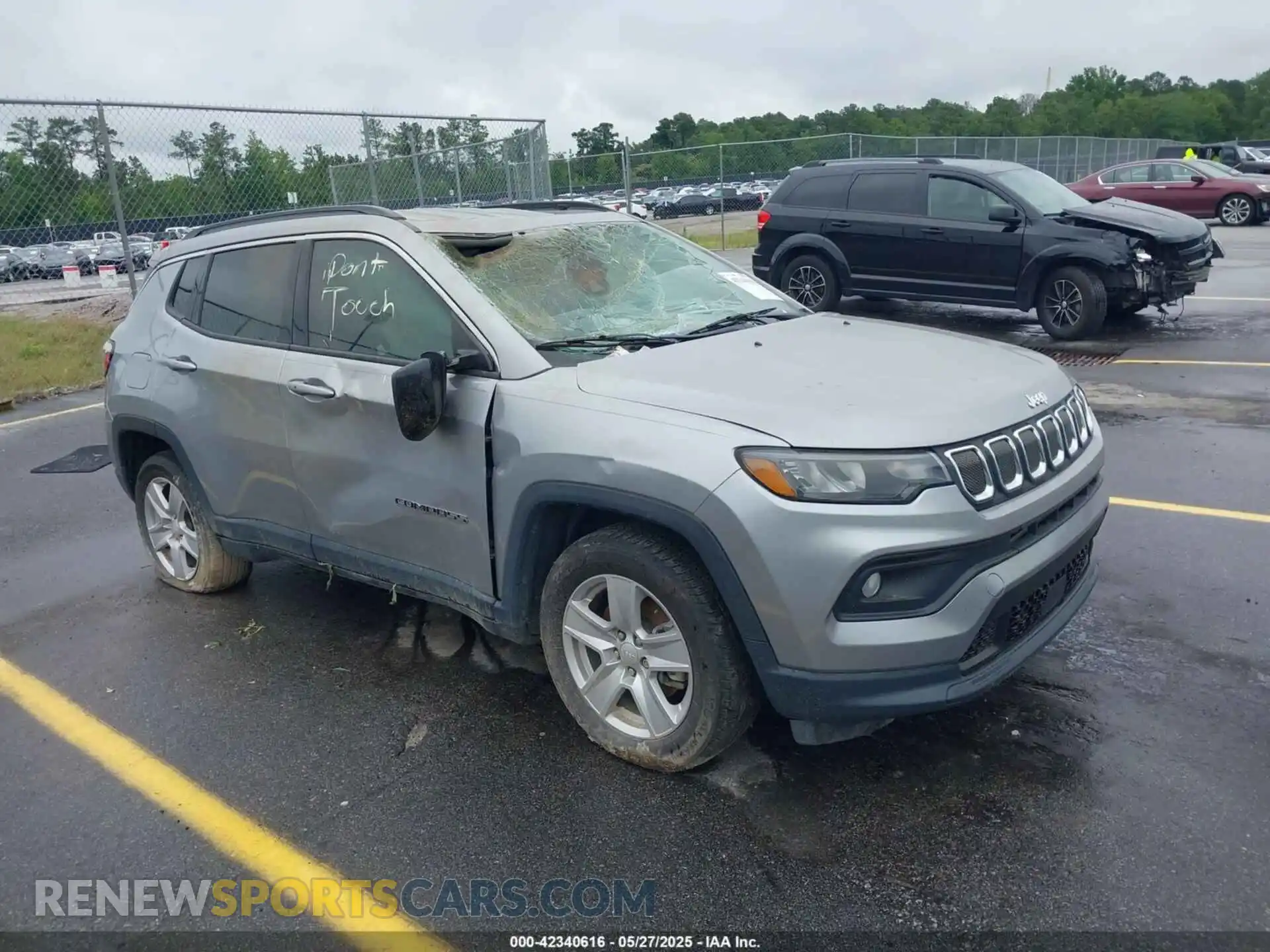 1 Photograph of a damaged car 3C4NJCBB6NT228906 JEEP COMPASS 2022