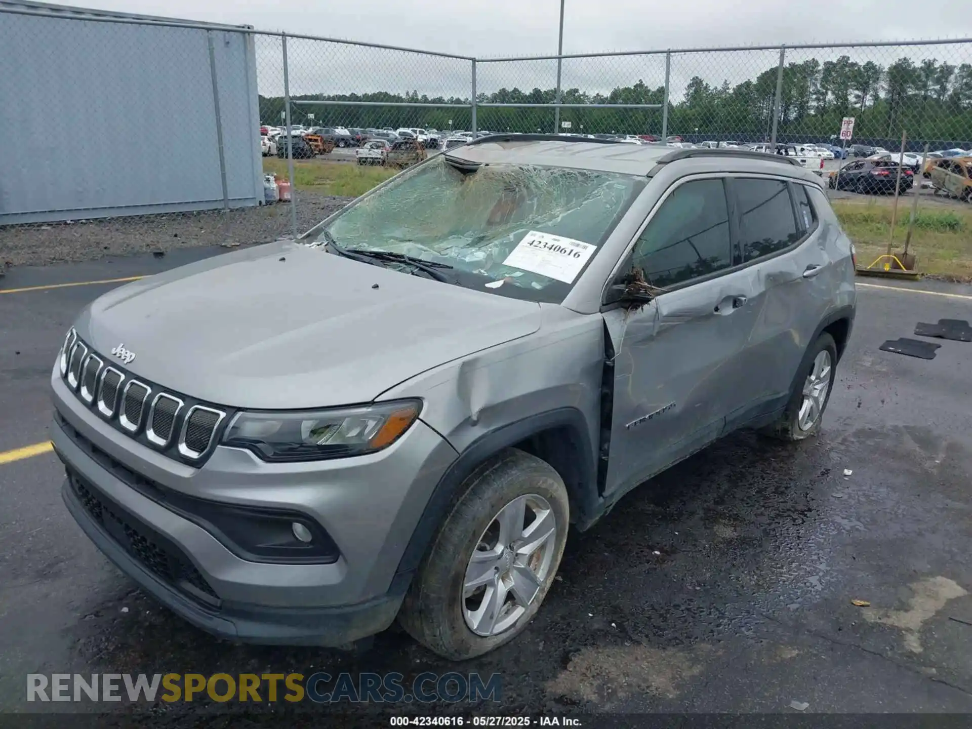 2 Photograph of a damaged car 3C4NJCBB6NT228906 JEEP COMPASS 2022