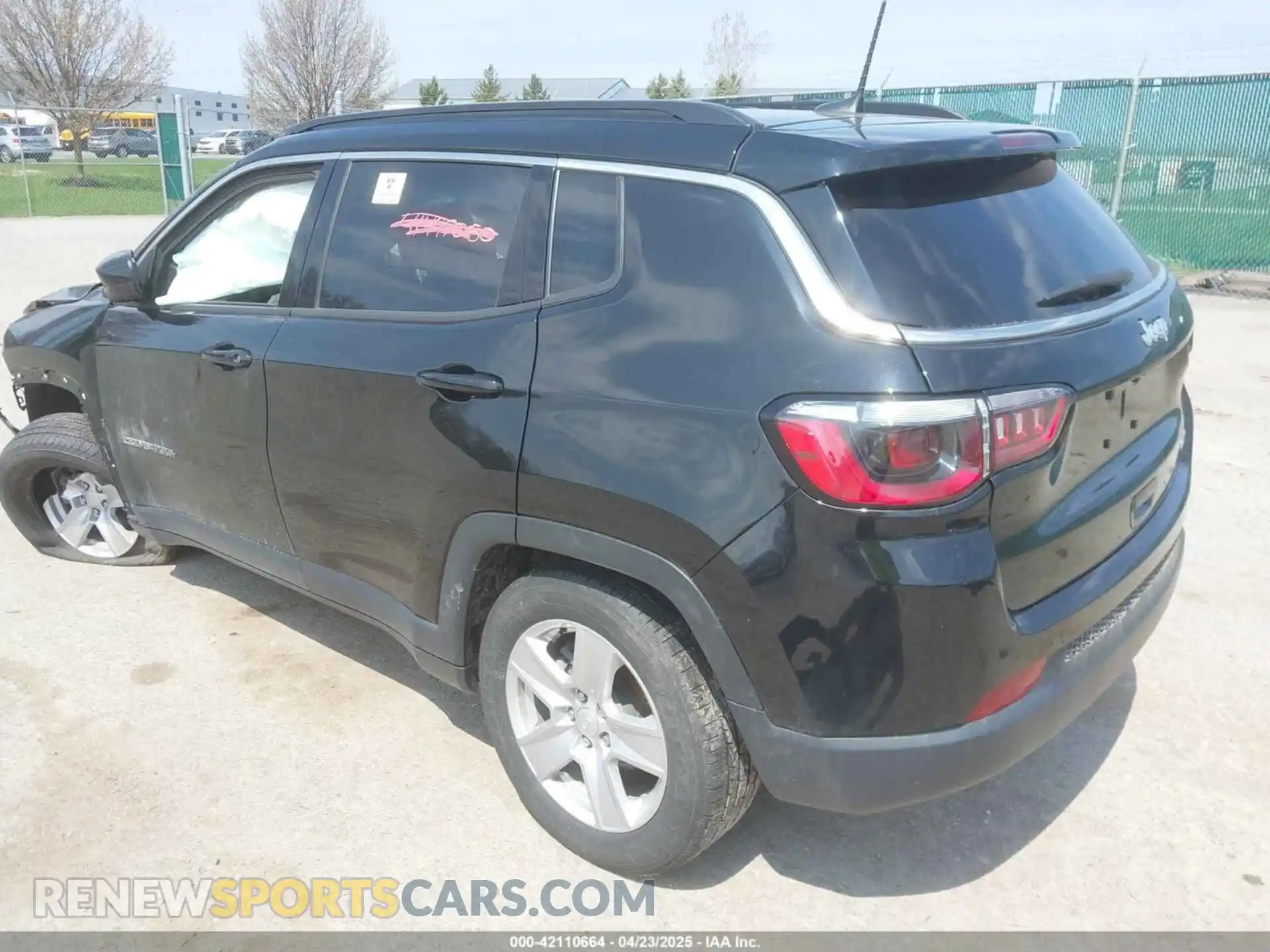3 Photograph of a damaged car 3C4NJCBB6NT229649 JEEP COMPASS 2022