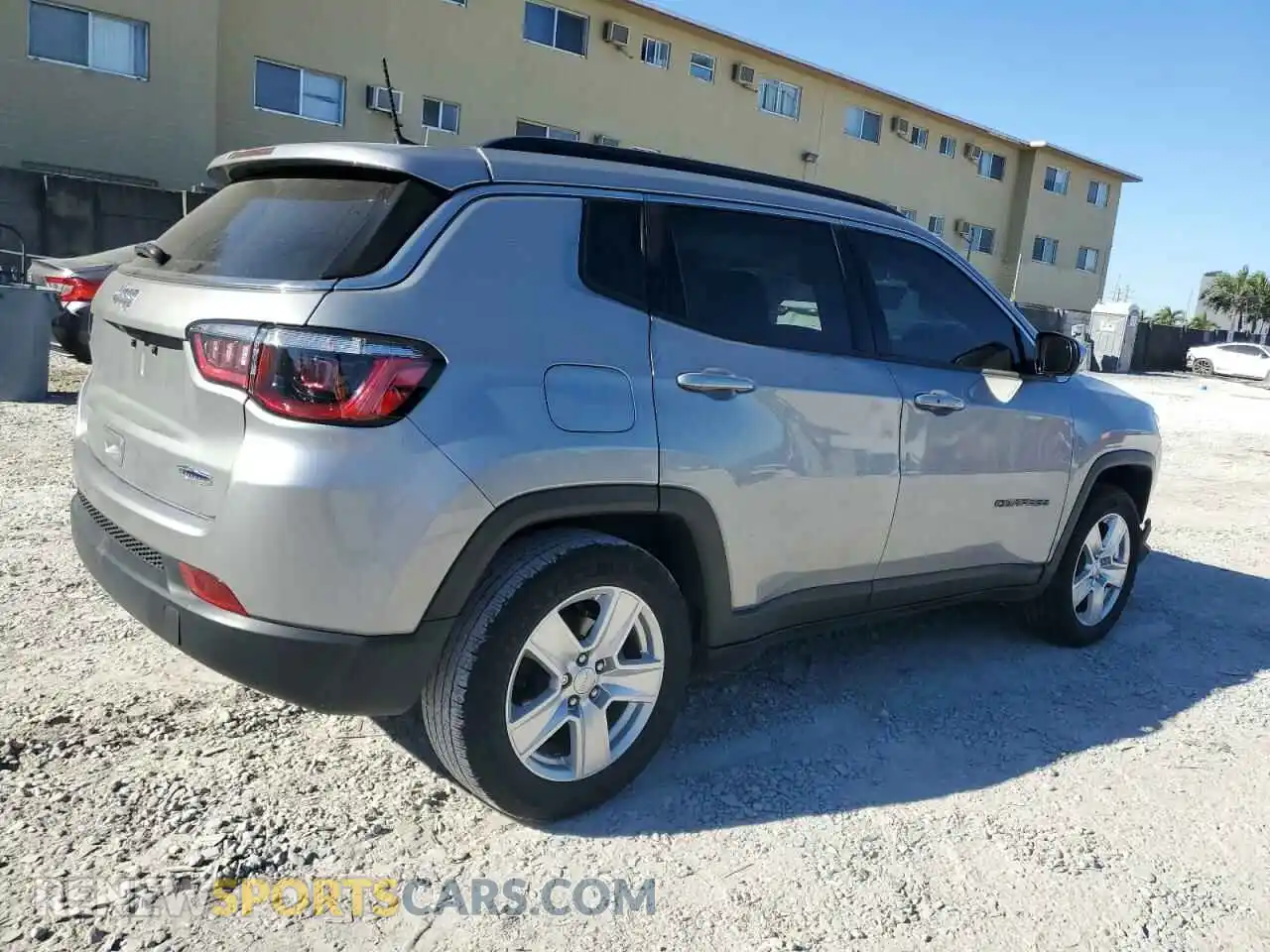 3 Photograph of a damaged car 3C4NJCBB8NT137085 JEEP COMPASS 2022