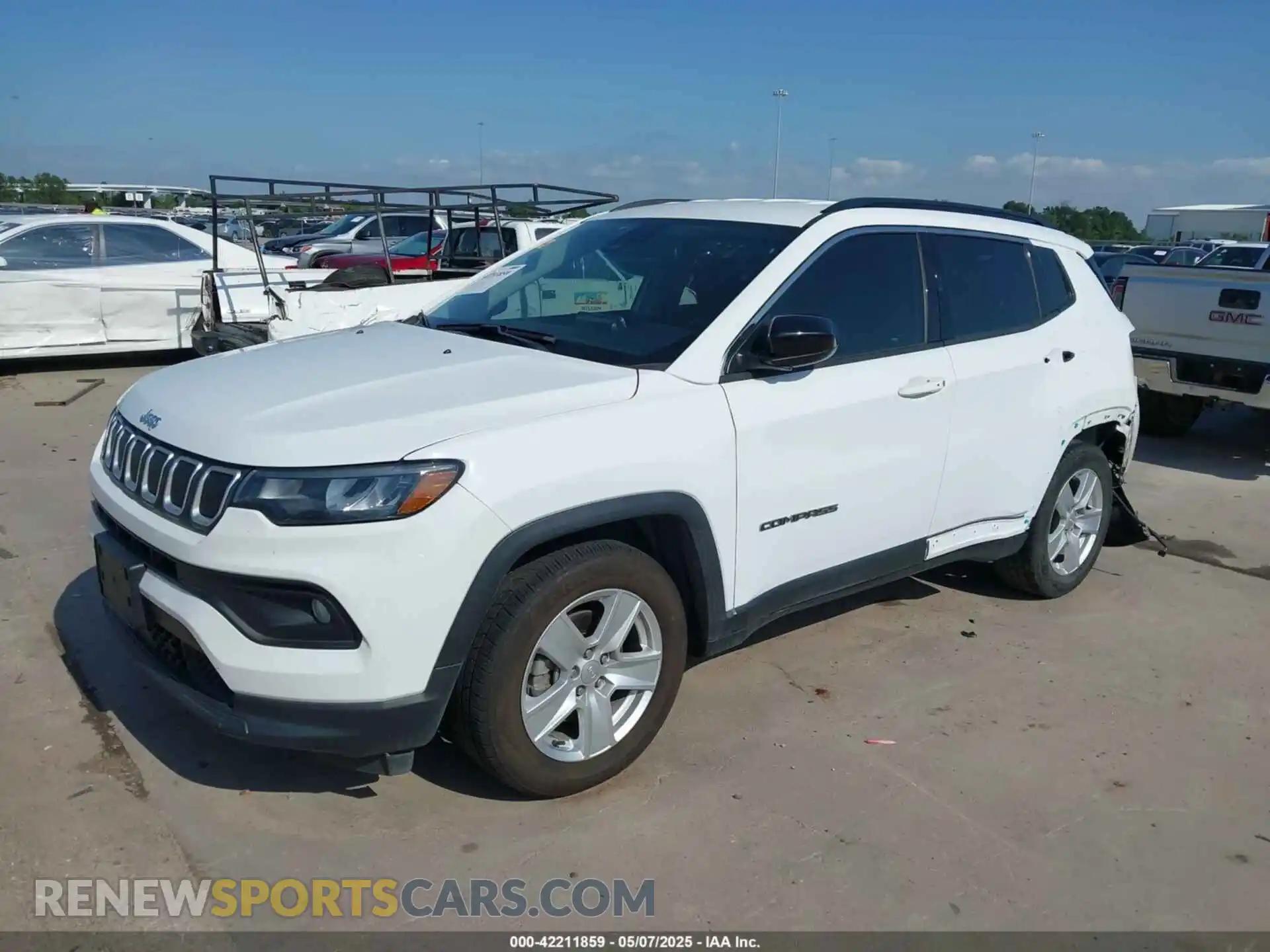 2 Photograph of a damaged car 3C4NJCBB8NT137619 JEEP COMPASS 2022